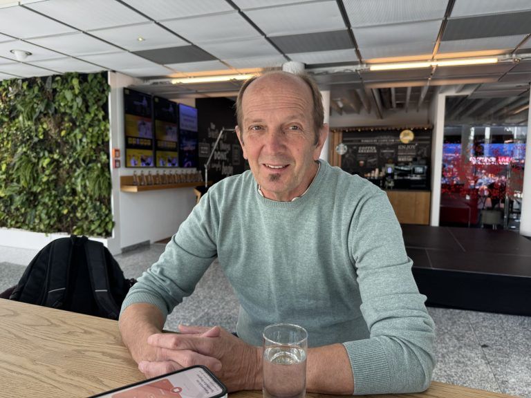 Ein Reisebegleiter zwischen Rollator und Fußballplatz