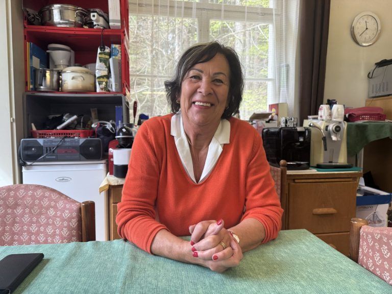 "Um neun Uhr stehen alle vor der Tür" – Warum die Kleiderstube Walgau für viele unverzichtbar ist