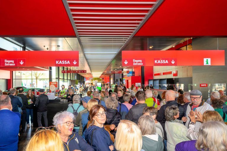 Zwischen Kirschbaum und Hühnerstall: Vorhang auf für die Schau!