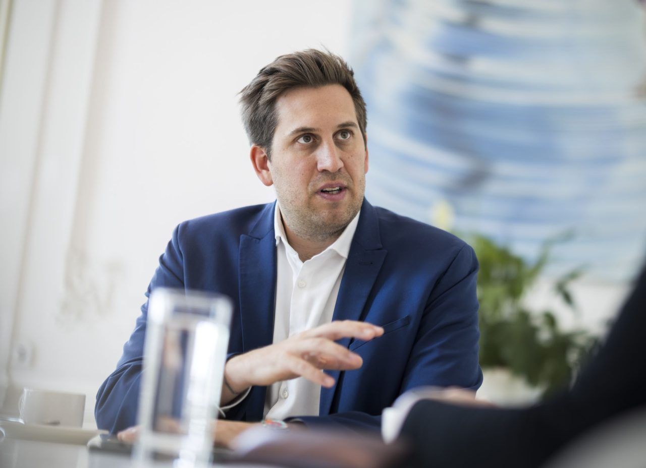 Social-Media-Verbot: "Ziel ist eine Art Türsteher wie im Klub"