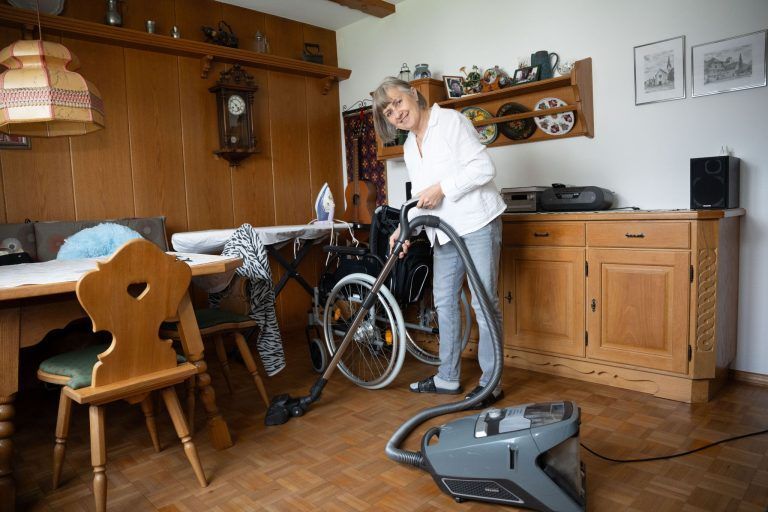 Diese Frauen kochen, helfen, pflegen – und machen Dinge, die nicht im Vertrag stehen