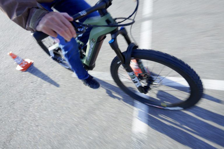 "Viele unterschätzen die Langsamkeit" - Sicher und unfallfrei mit dem E-Bike unterwegs