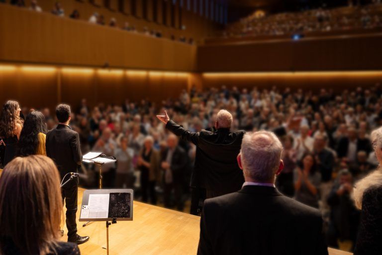 Vocale Neuburg OuO 2025 Applaus.jpg