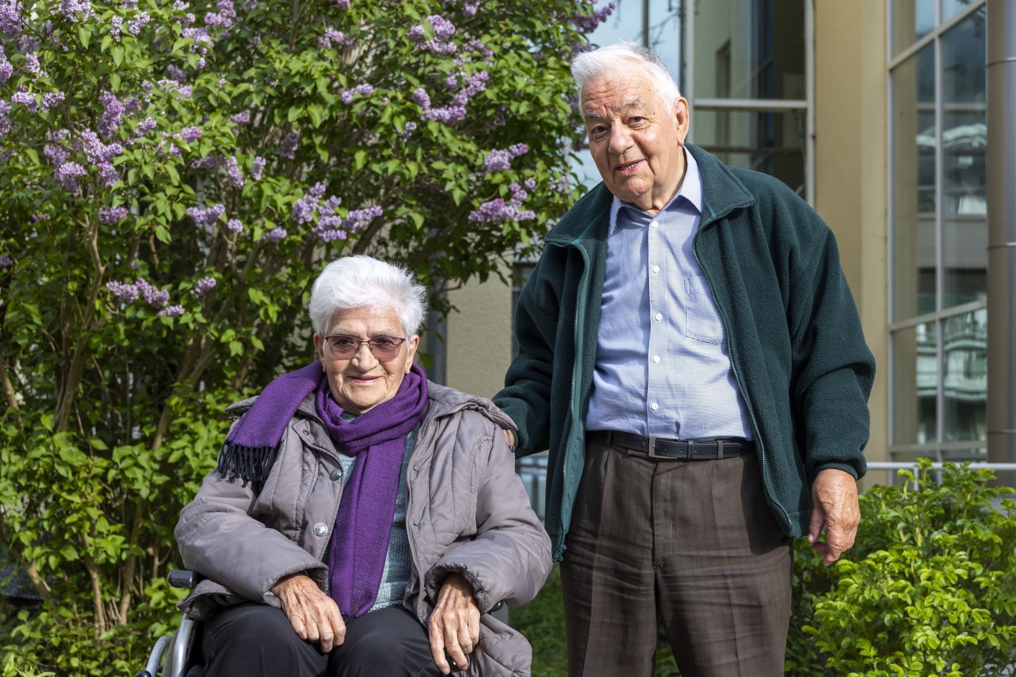 Unzertrennlich und stark – Walter Müller pflegt seine Frau trotz eigener Krankheit