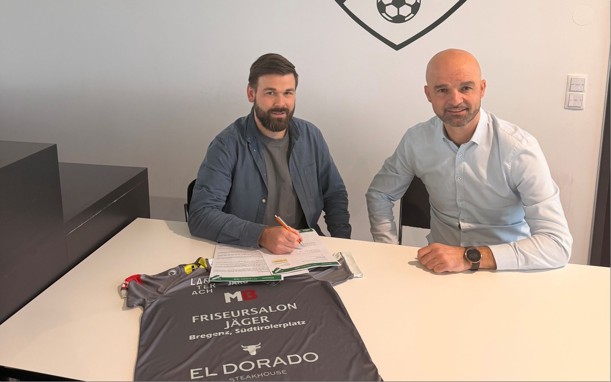 Lauterach Sportchef Zlatko Jurcevic (r.) holt Florian Kloser als neuen Tormanntrainer.