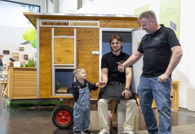 Zwischen Kirschbaum und Hühnerstall: Vorhang auf für die Schau!