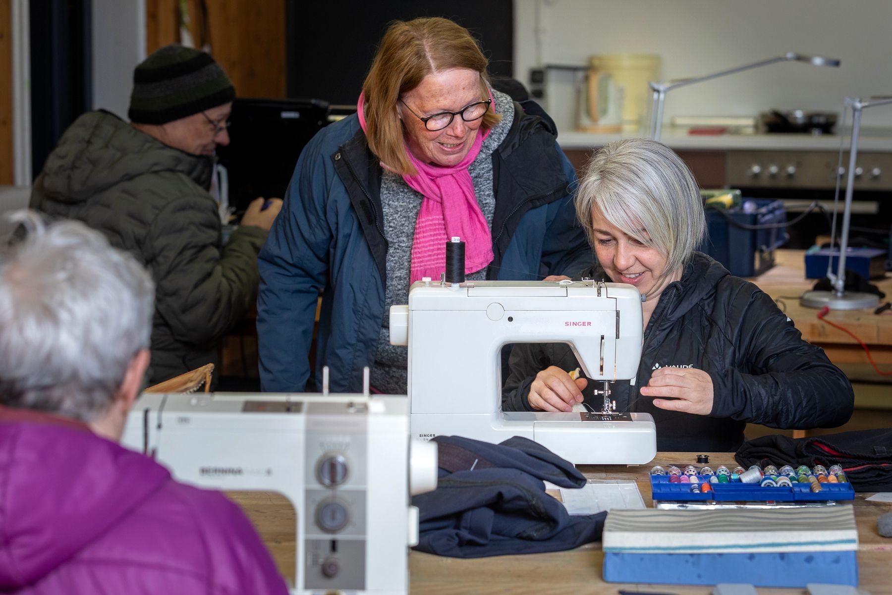 In der Macherei Reparaturwerkstatt wurde allerlei geflickt und auf Vordermann gebracht. @ Mario Stecher@Fototeam Digital 2026