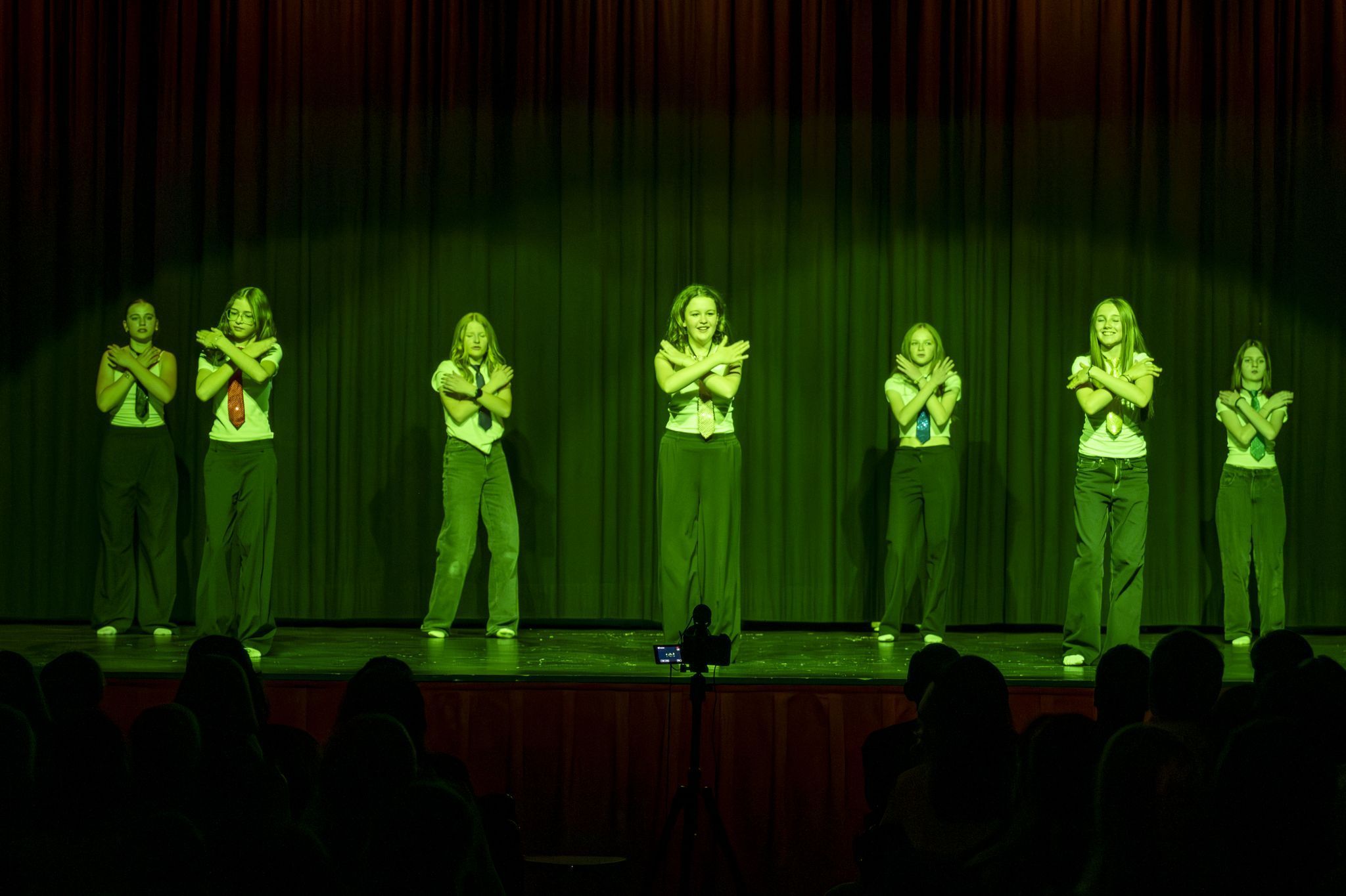 Tanzbegeistert zeigten sich die Mädchen der 4B