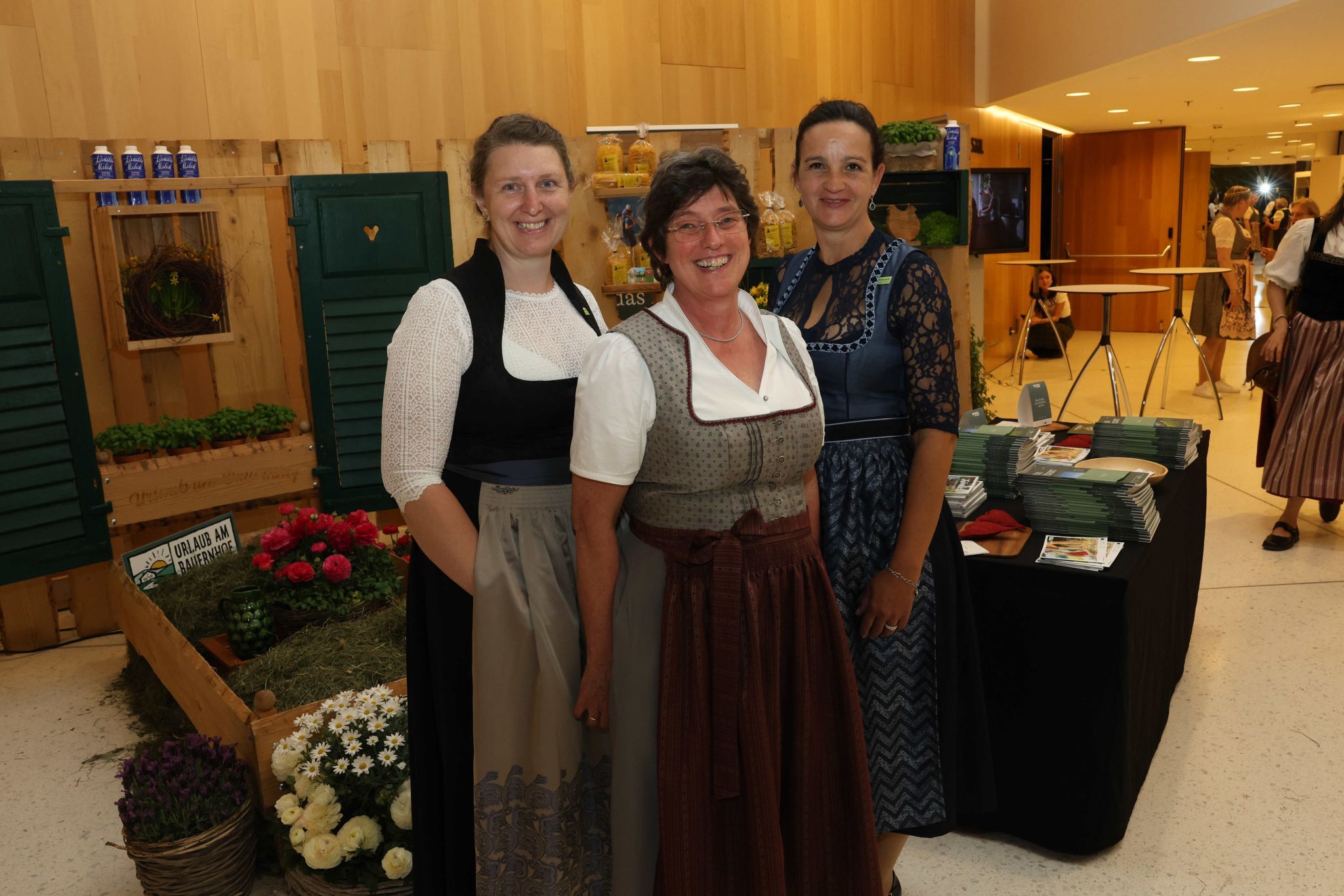 Gebietsbäuerinnen Nadine Tschugmell-Konzett, Rita Wohlgenannt und Blanka Hartmann.