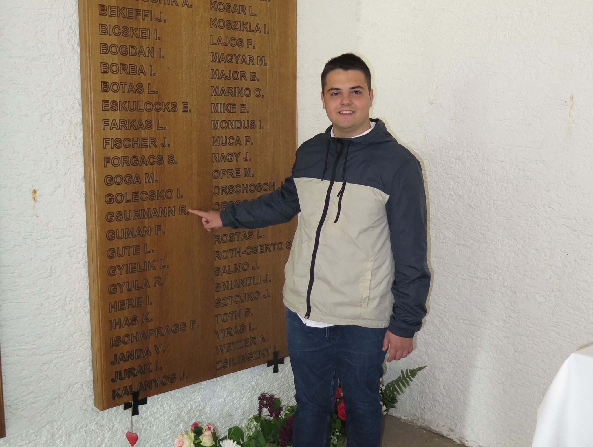 Der junge Ahnenforscher reist für seine Spurensuche durch Europa.