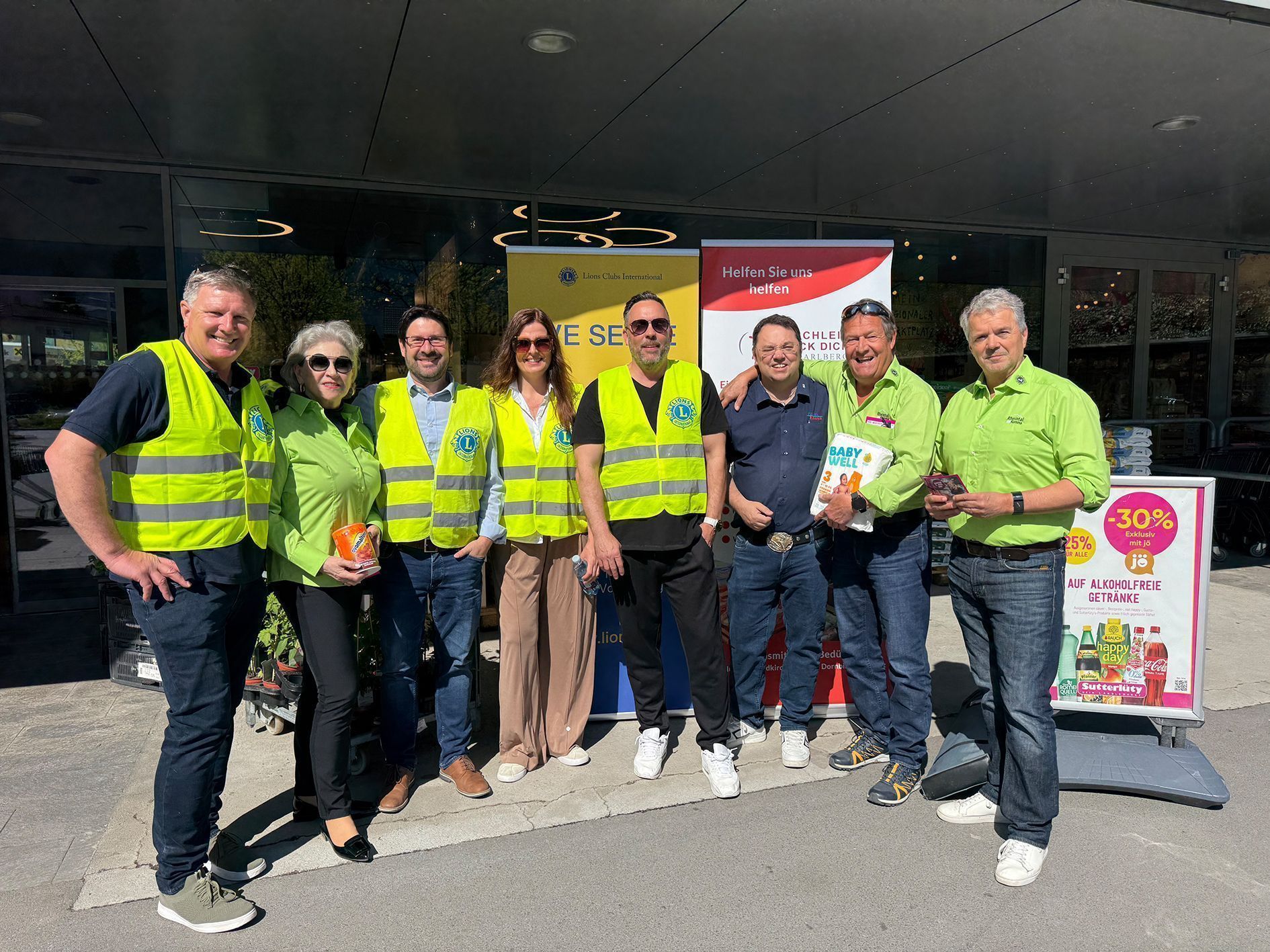 Ein Teil des Einsatzteams mit Helfern aus der Kummaregion und Hohenems.