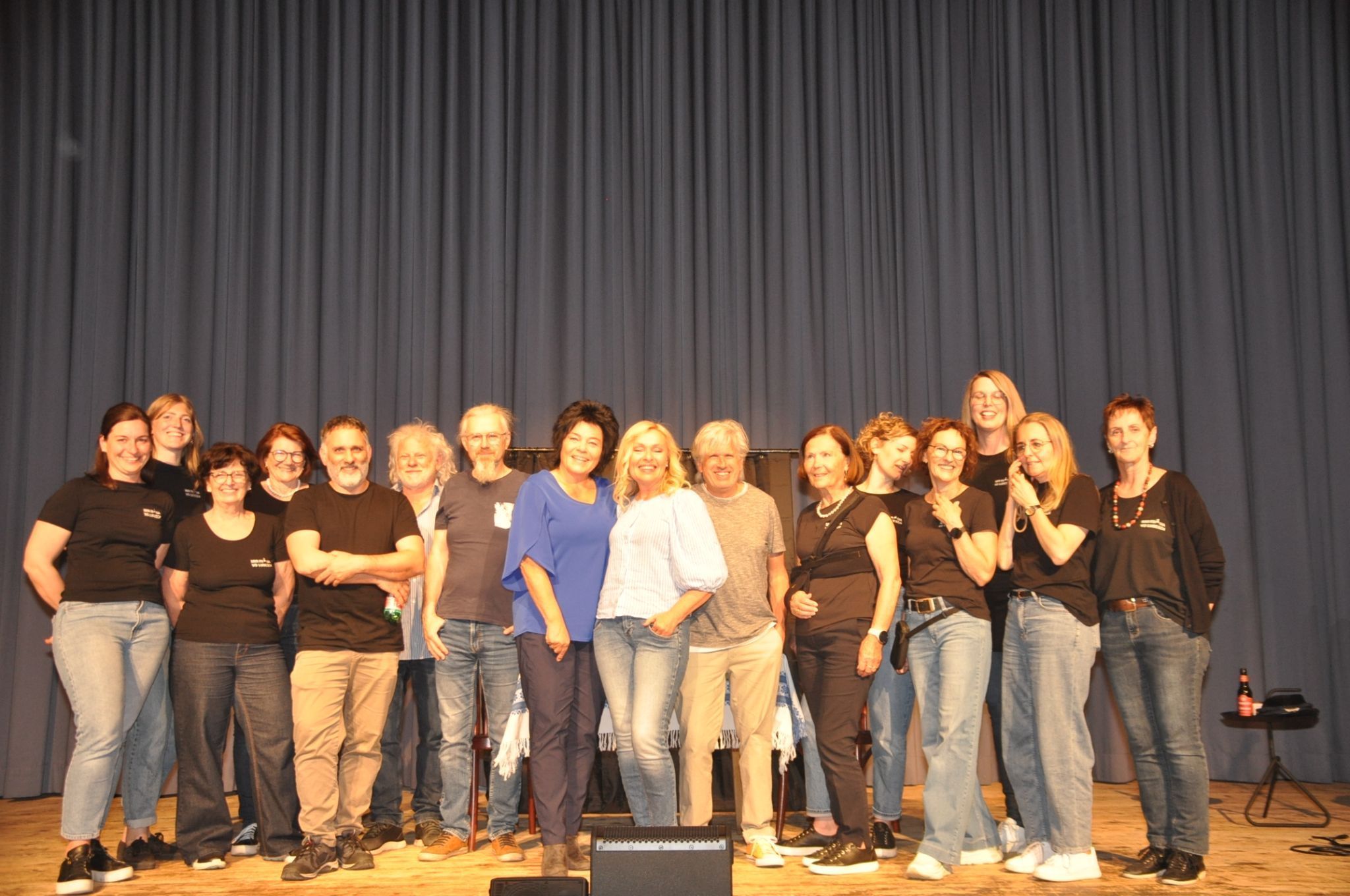 Die „Fraua vo Ludesch“ mit den „Feuerbienen“