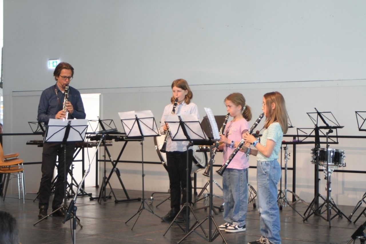 Klarinetten-Ensemble mit Emilia, Carla und Maria.