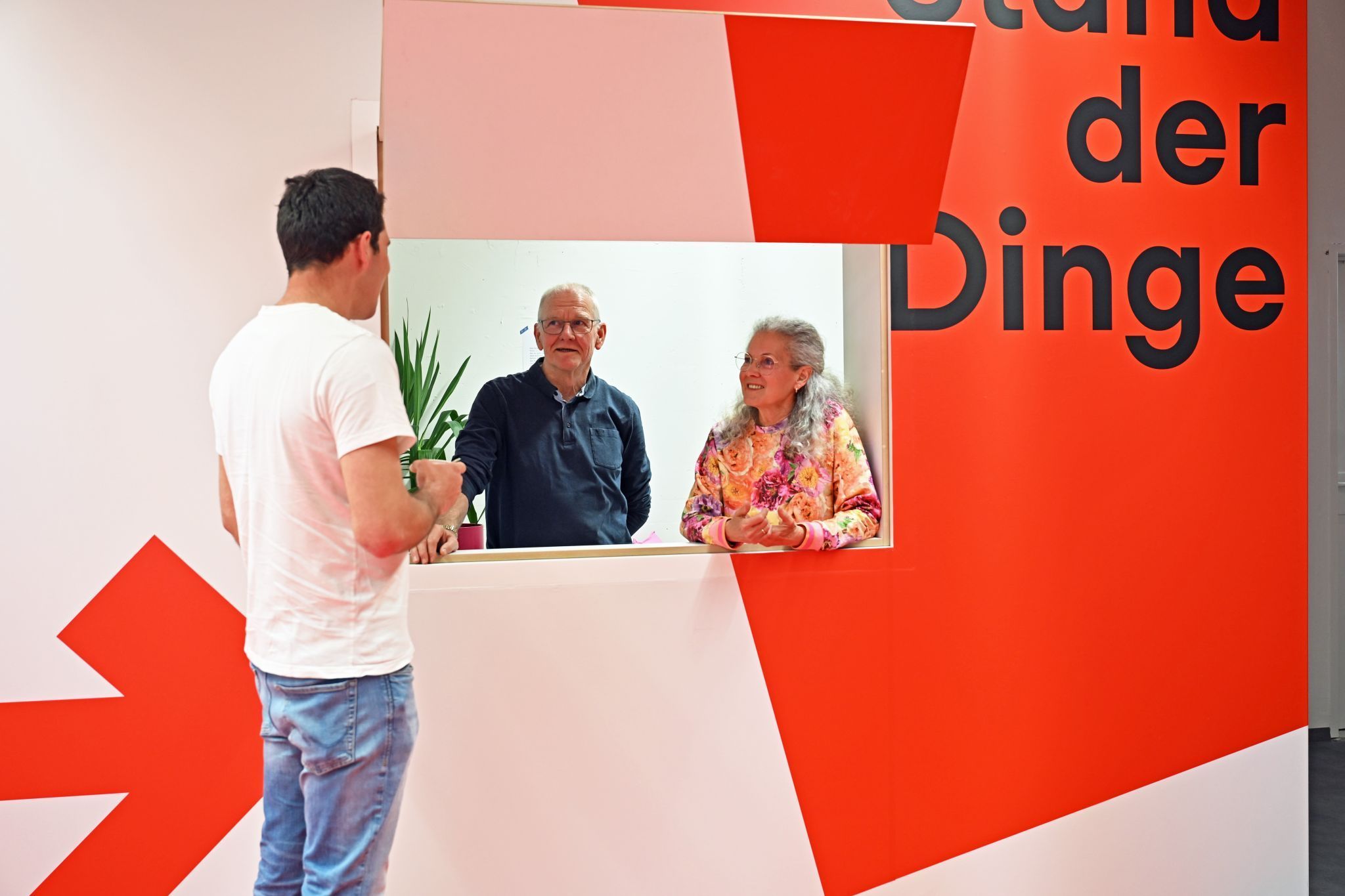 Mit dem Zuhörkiosk ist ein Ort entstanden, an dem Menschen ihre Gedanken teilen können.
