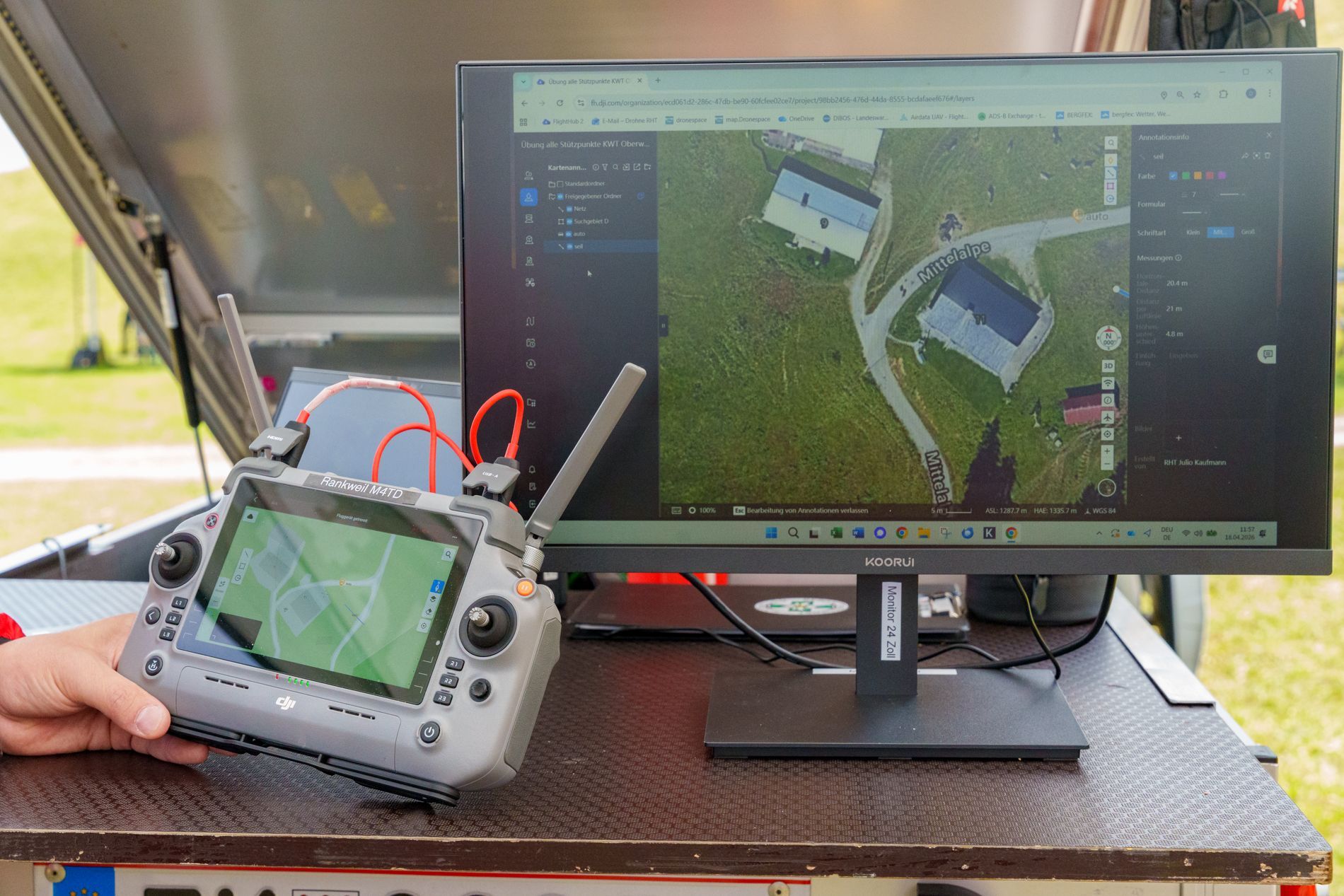 Die Lageerkundung wird durch die Drohnen erleichtert.