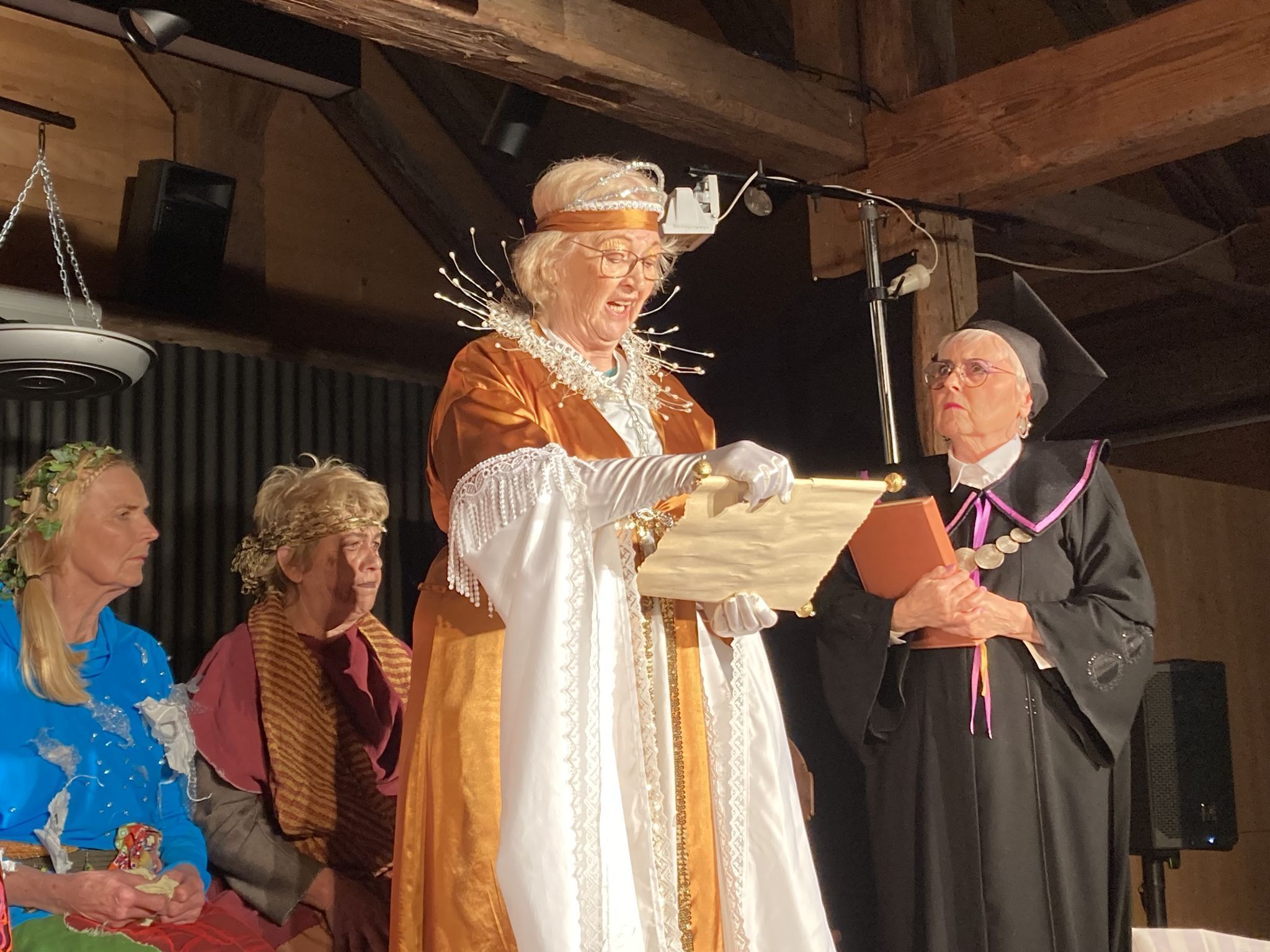 Justitia verkündet das Urteil