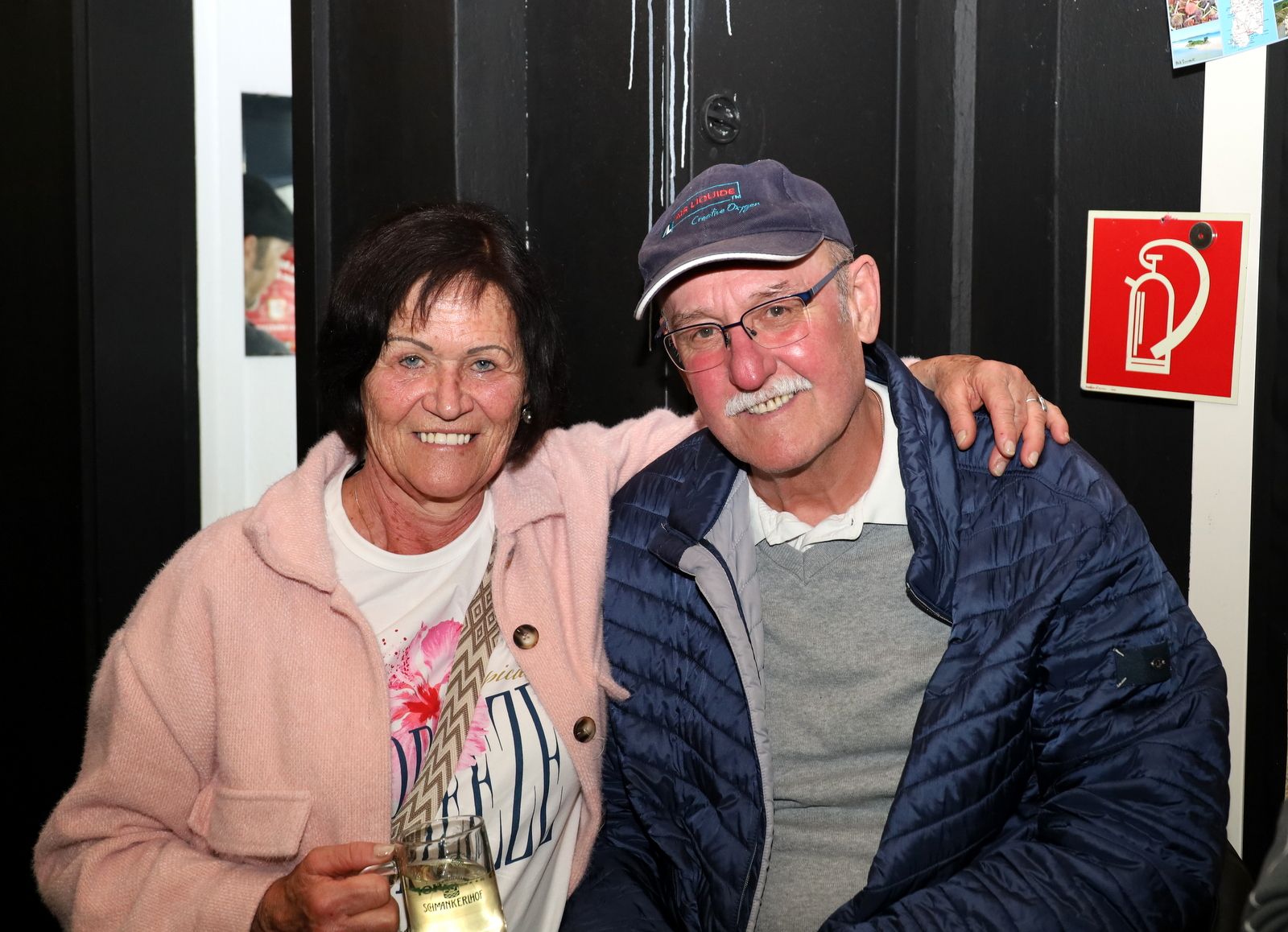 gutgelaunte Gäste im HubRaum