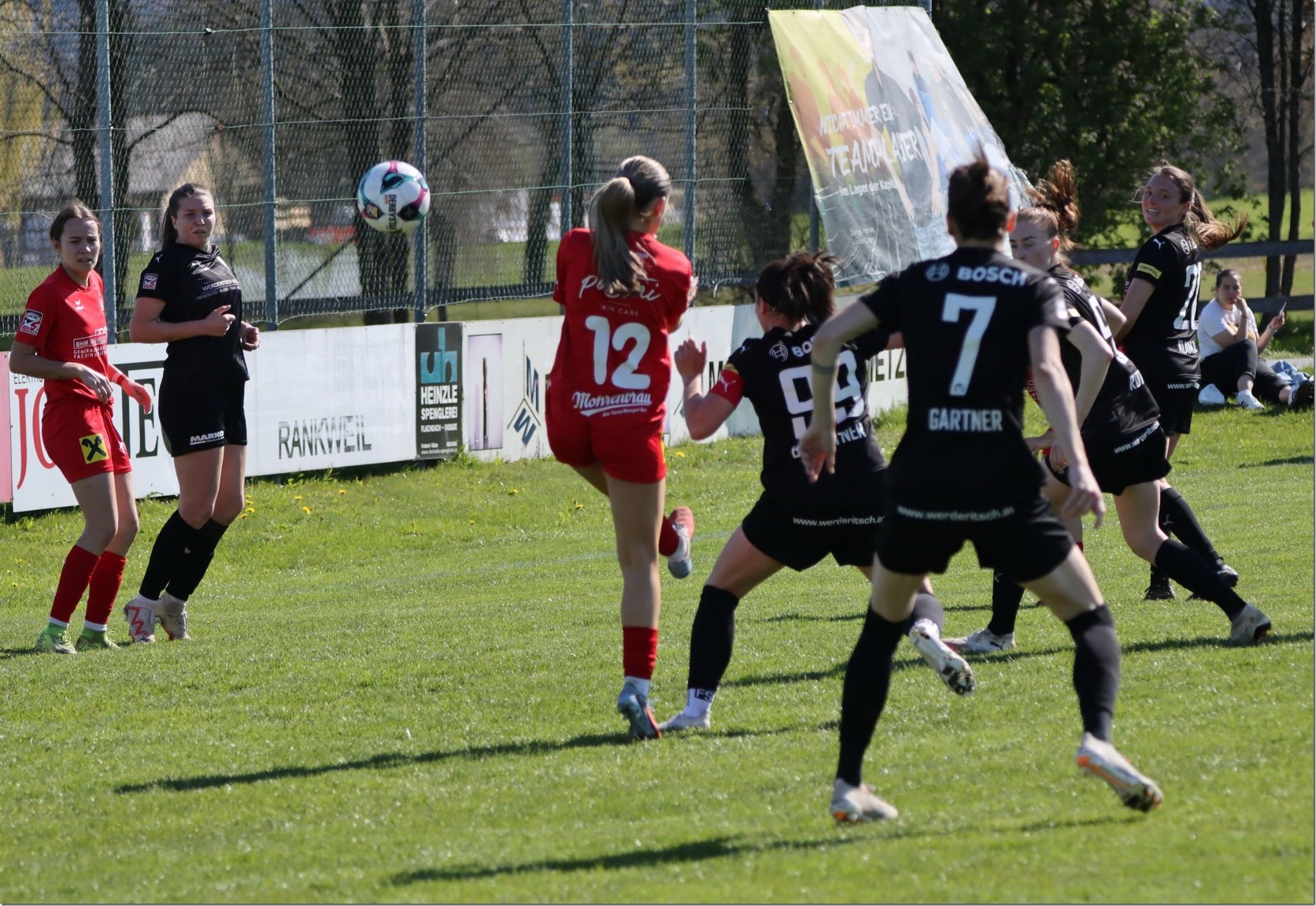 Naomi Jenny spielte in der Abwehr. 