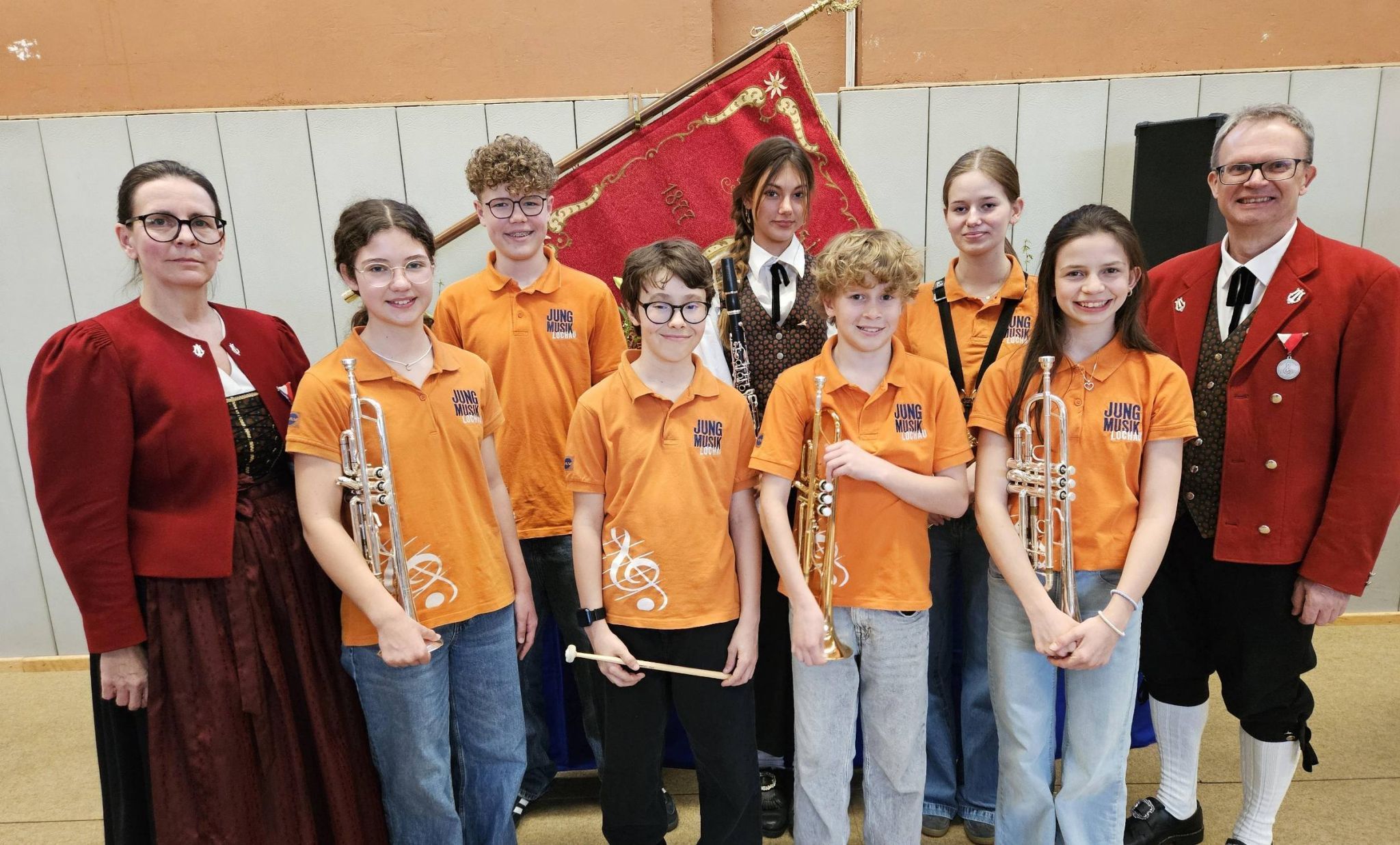 Laurin Dellantonio, Jona Fitzel, Emma Forster, Johanna Guschl, Simon Moosbrugger, Ida Müller und Carina Schmid freuten sich über das Jungmusikerleistungsabzeichen in Bronze.