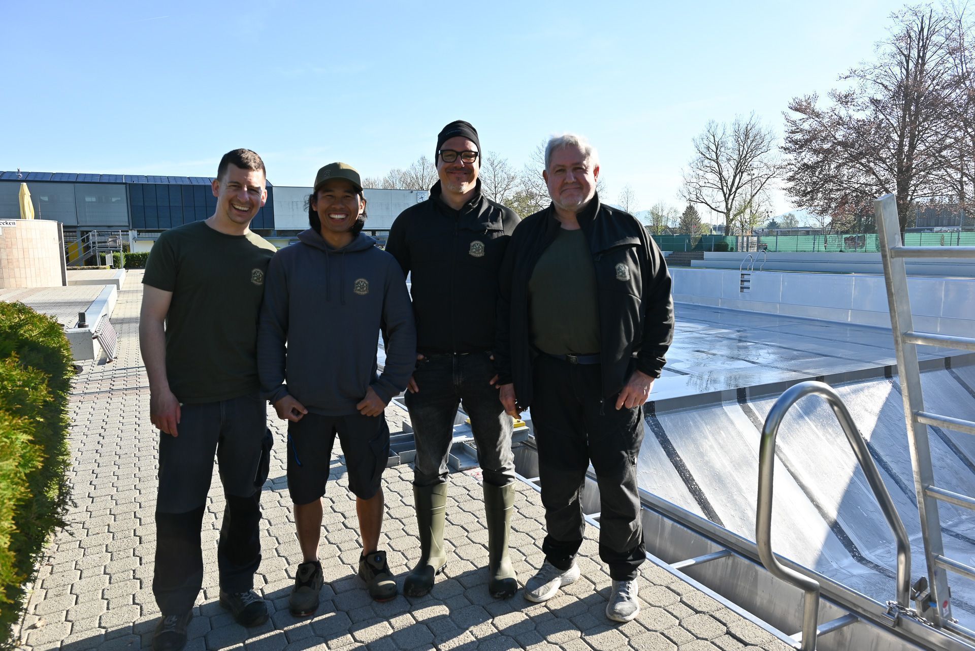 Freuen sich auf die bevorstehende Badesaison: Lustenaus Bademeister.