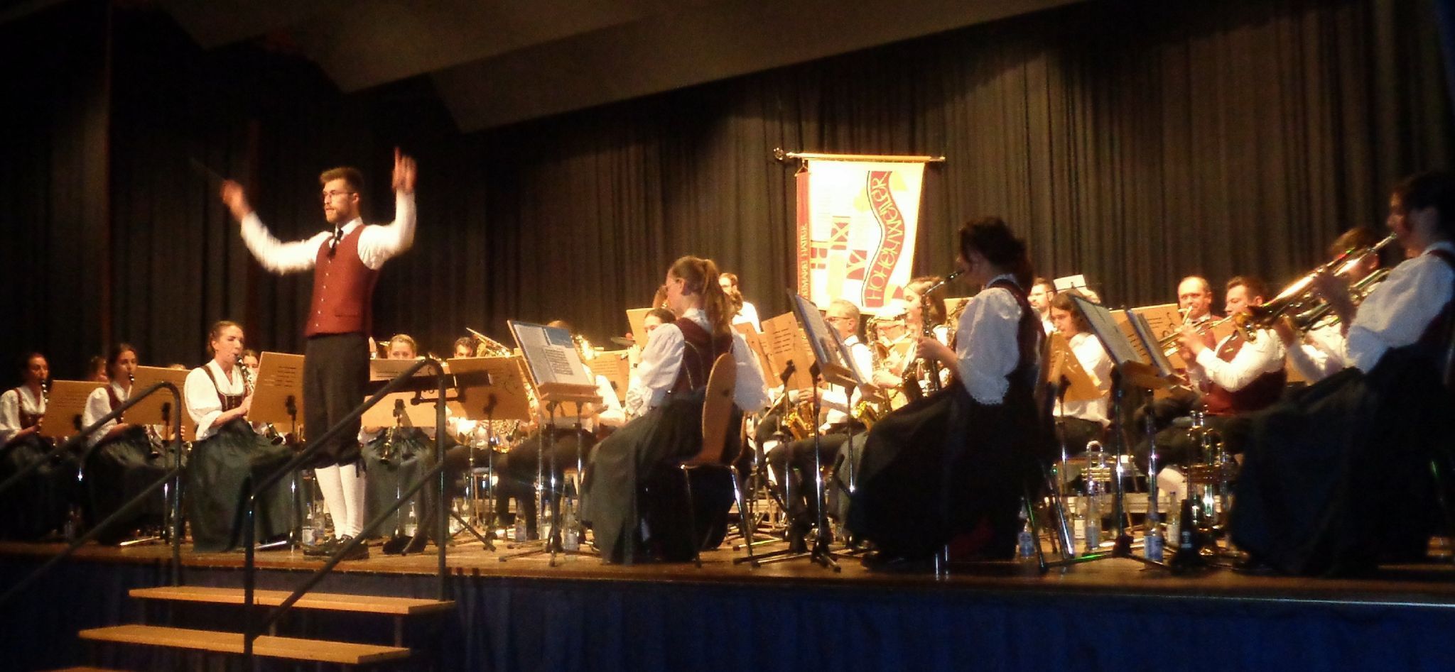 Kapellmeister Niklas Mayr und seine Hohenweiler Musik laden heuer erstmals erst Ende April zum Frühjahrskonzert in den hokus ein. PETER STRAUSS   