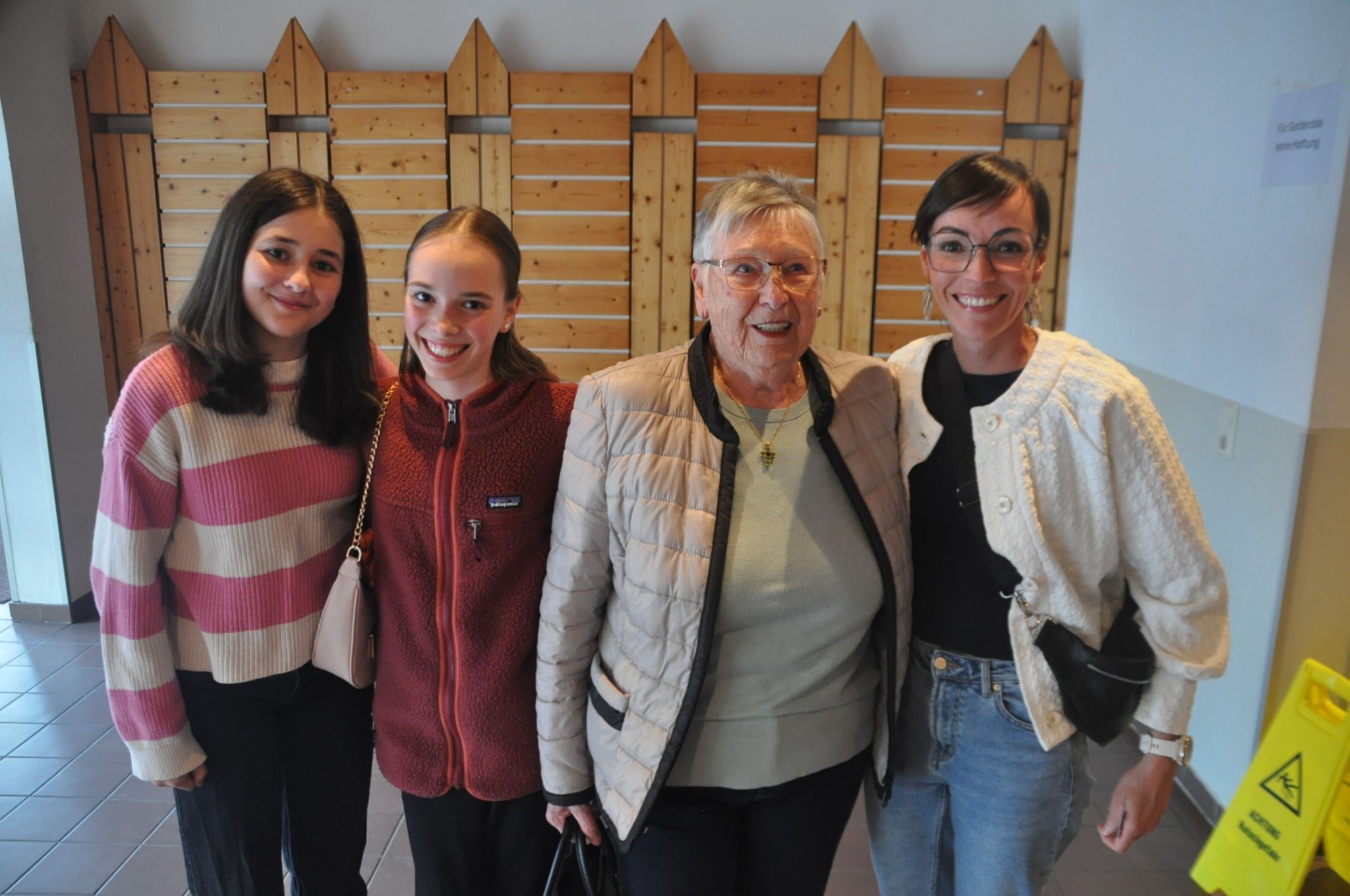 1.	Amelie Schneider, Emma Eller, Alma Eller, Evelyn Eller