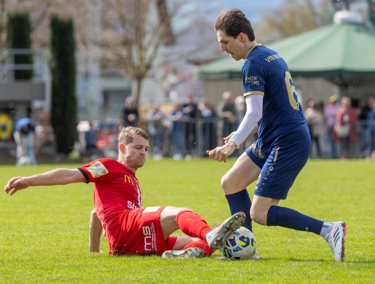 Hohenems oben, St. Johann im Pongau unten. VN-PAULITSCH