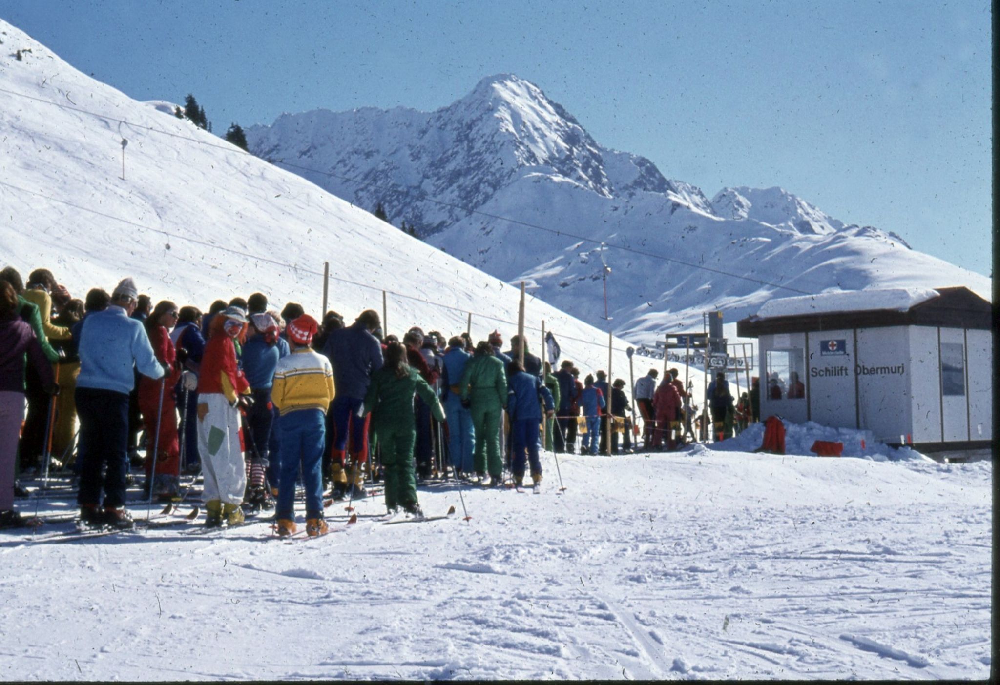 Hochbetrieb am Obermurilift im Februar 1976 (Foto: Wolfgang Fritz)
