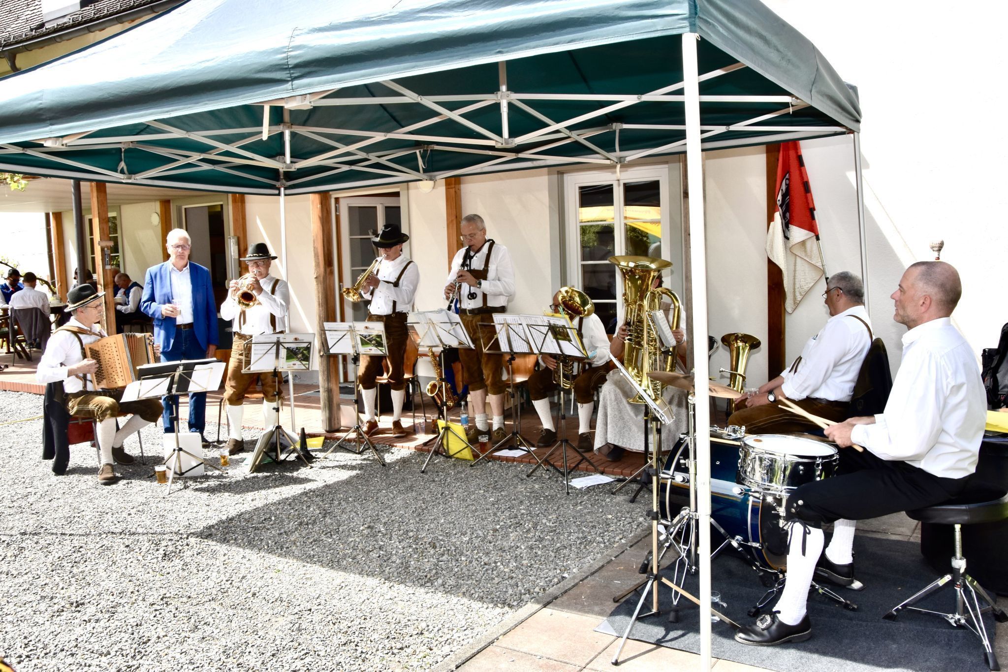 Die Gisinger Weisenbläser spielten beim Fidelisfest zünftig auf.
