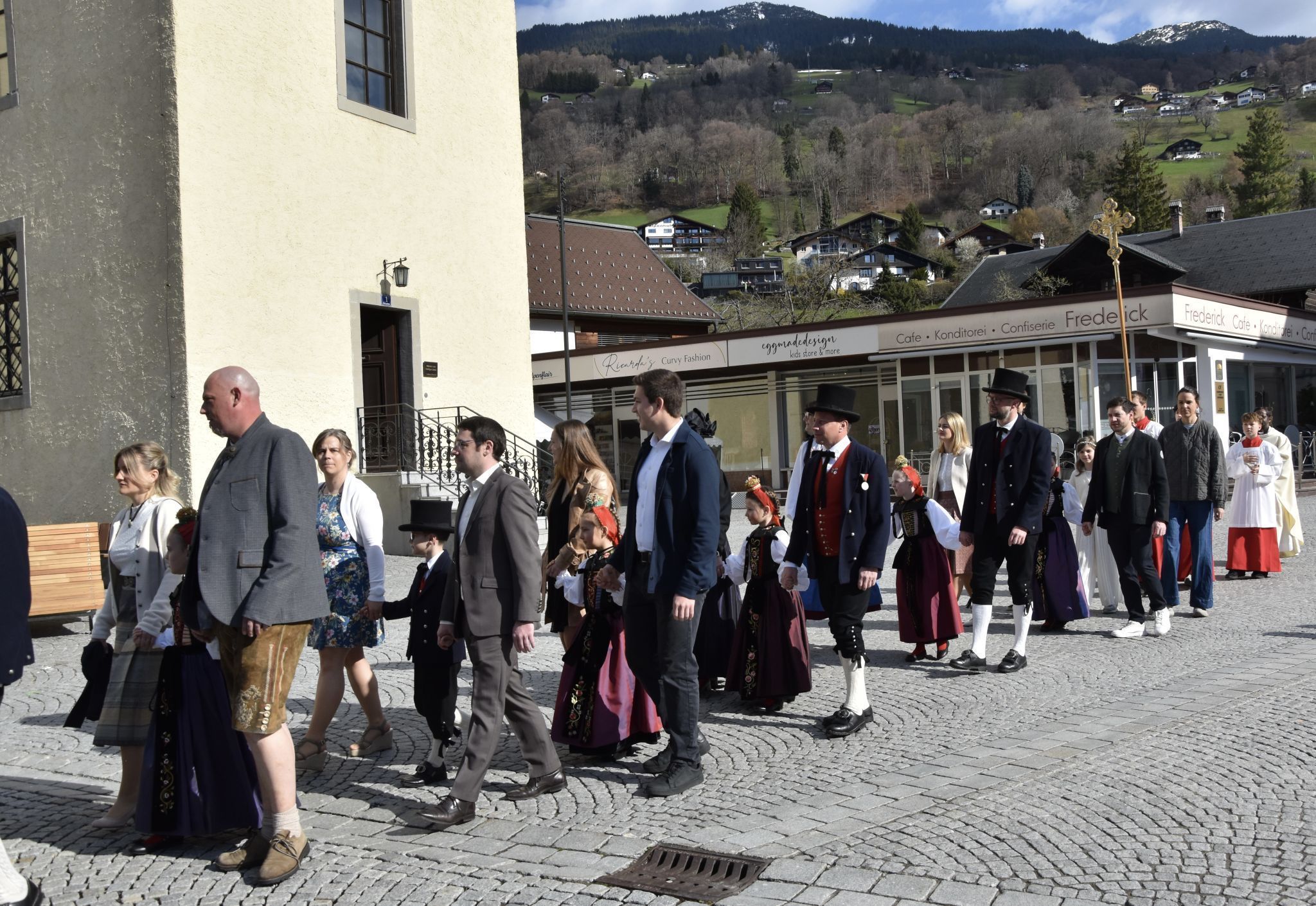 Am Ostermontag feierte die Pfarre Schruns das Fest der Erstkommunion.