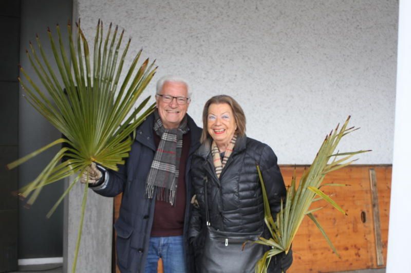 Alfons und Maria bei der Palmweihe. 