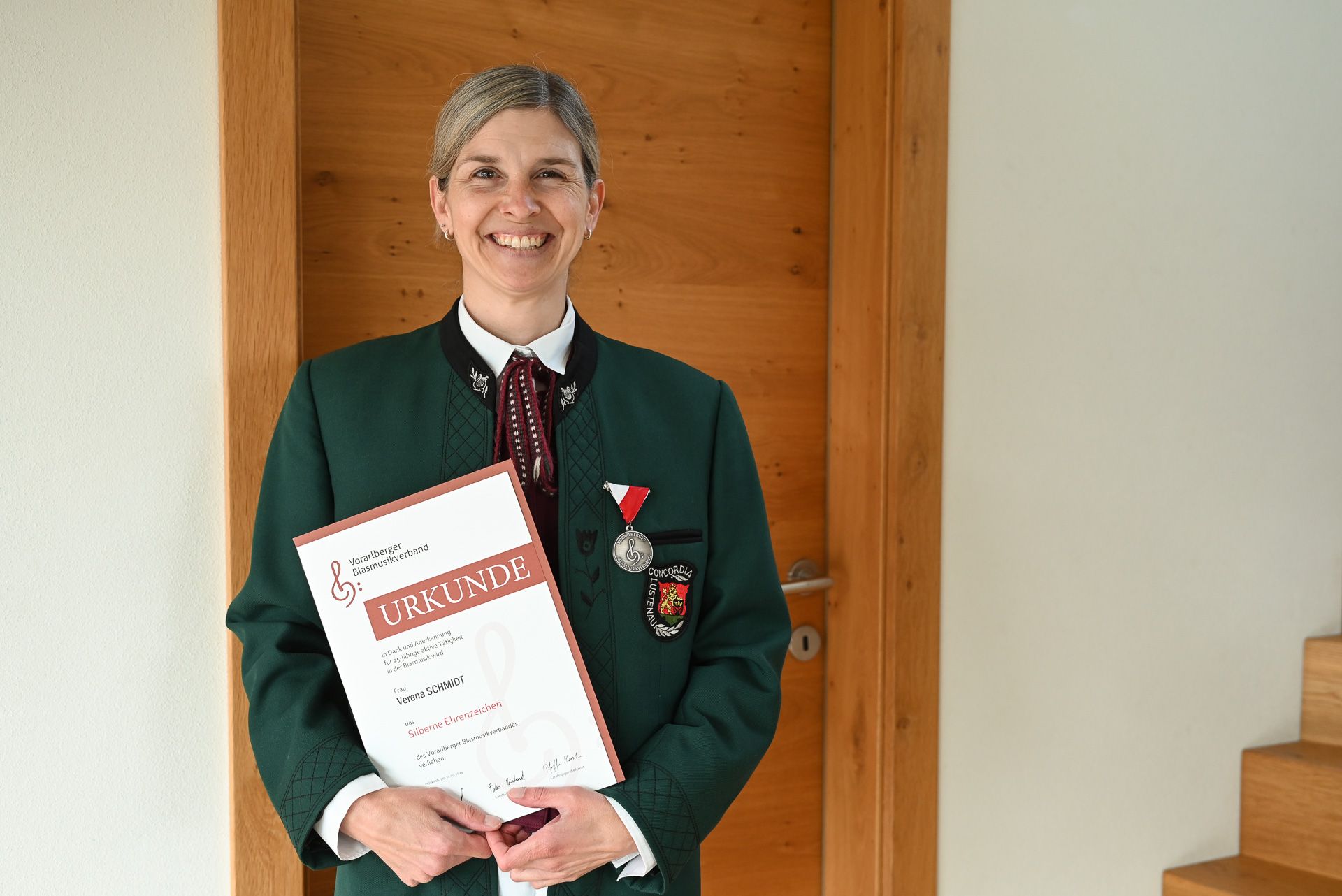 Vor zwei Jahren wurde Verena mit dem silbernen Ehrenzeichen für ihre Treue gewürdigt.
