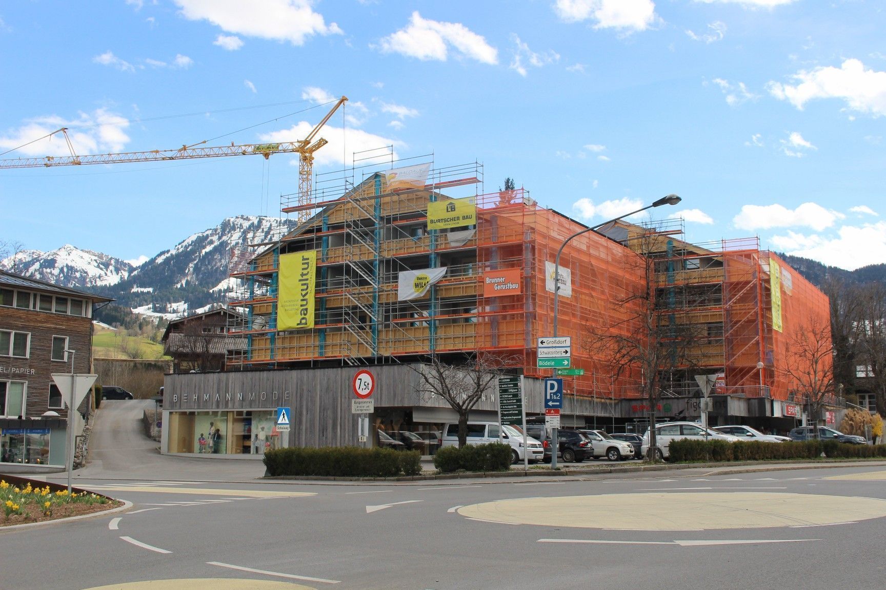 Mehr als zwei Millionen Euro investiert die Eigentümergemeinschaft in die Sanierung des GZ (Geschäftszentrums).