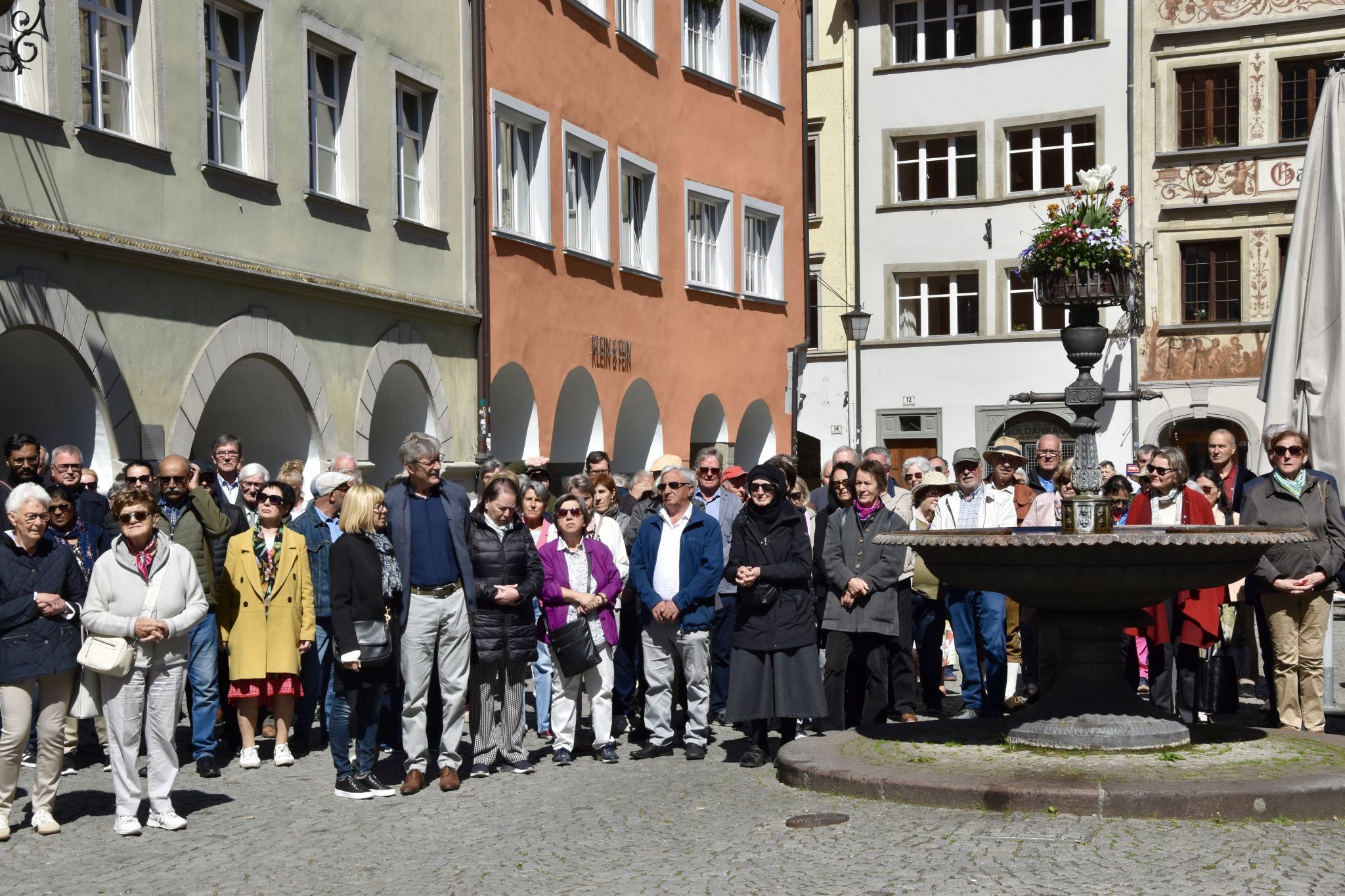 Station während der Fidelisprozession beim Brunnen in der Marktgasse.