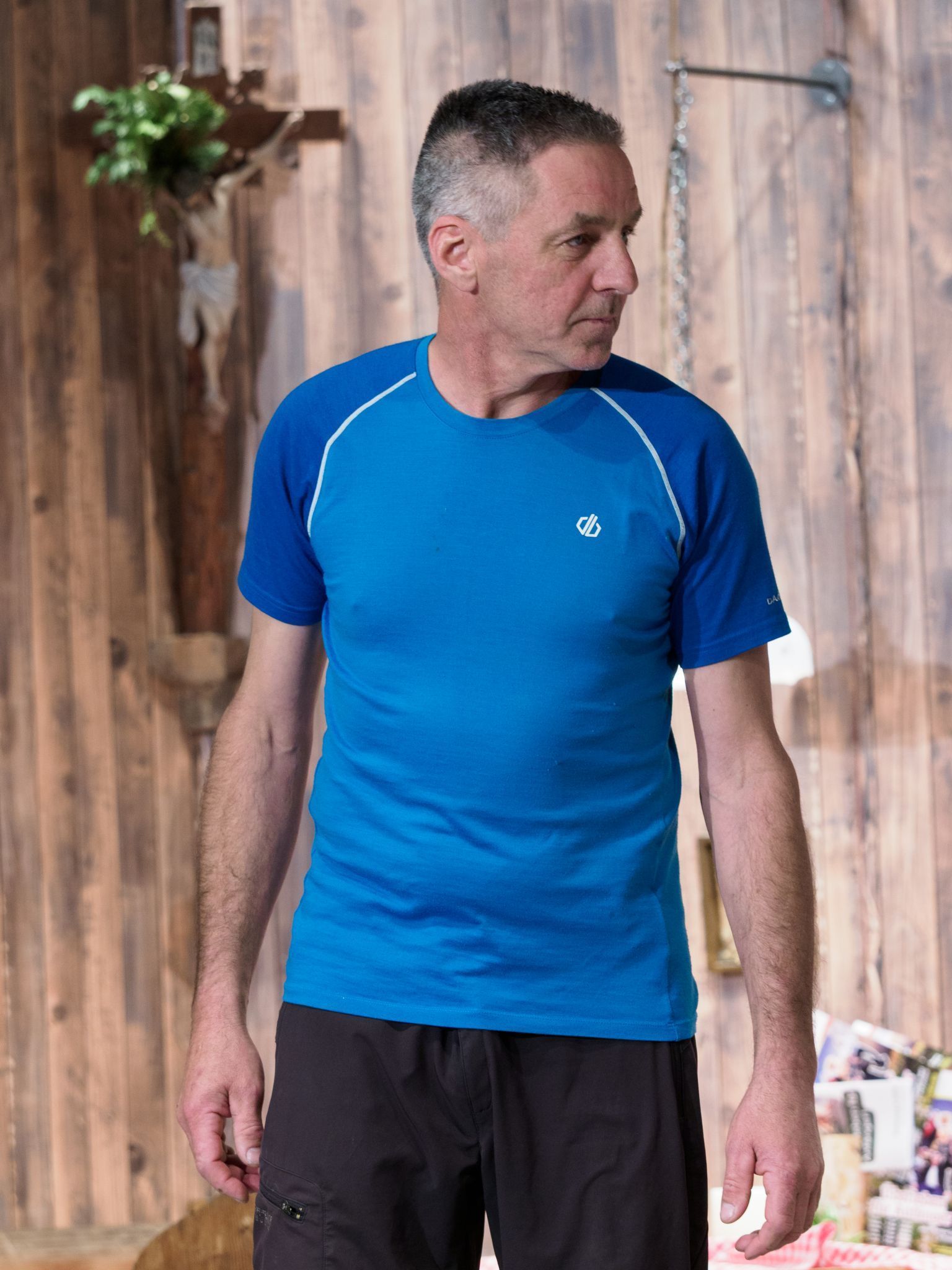 Hermann Stark (Martin Kathan), Laufbursch seiner Chefin