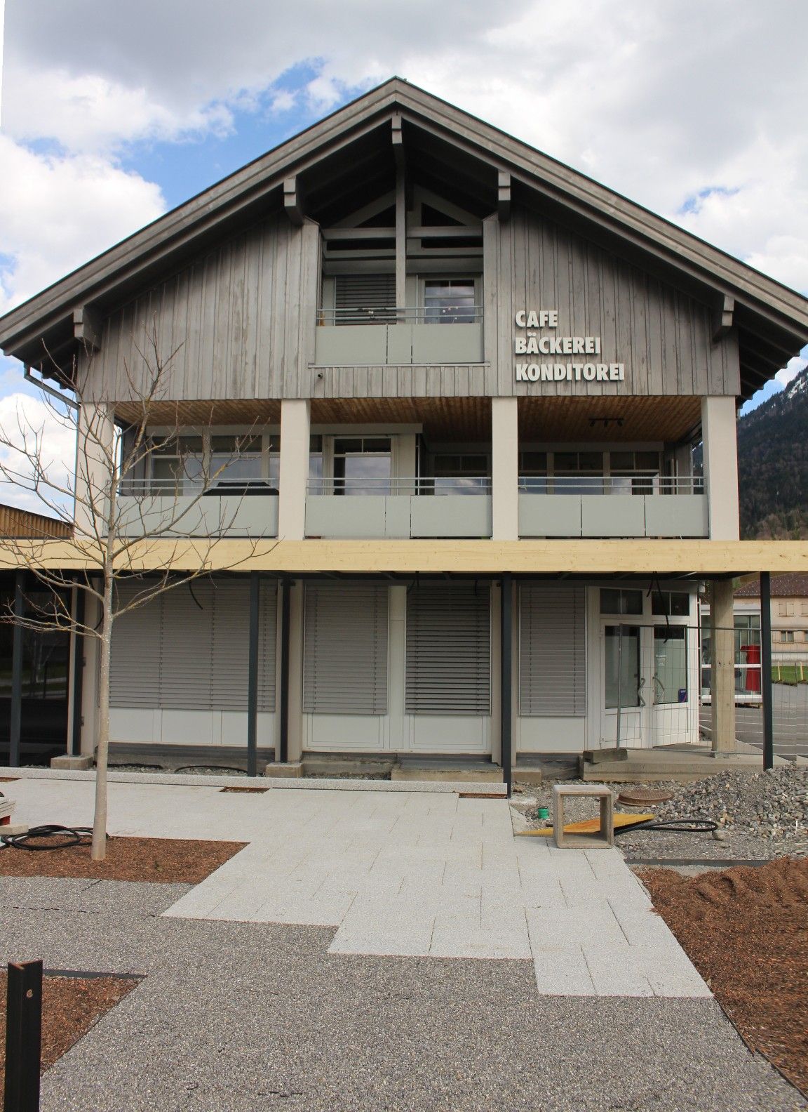 Im Zuge der Erweiterung und Modernisierung wird auch ein „richtiger“ Gastgarten angelegt, der im Verein mit dem modernisierten Café das BackHandwerk Künz  zu einem richtigen Treffpunkt machen wird.   