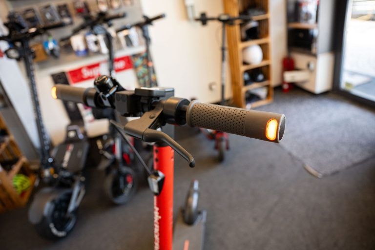 Neue Spielregeln für E-Scooter-Fahrer: „Es wirft den ganzen Markt über den Haufen“