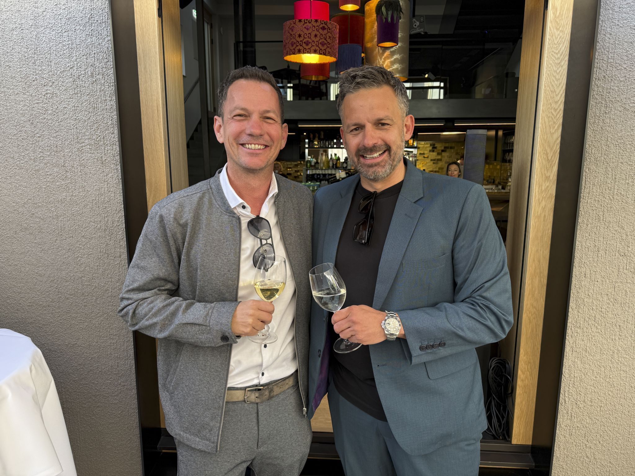 Robert S. Salant und DJ Manuel Paul beim Apero