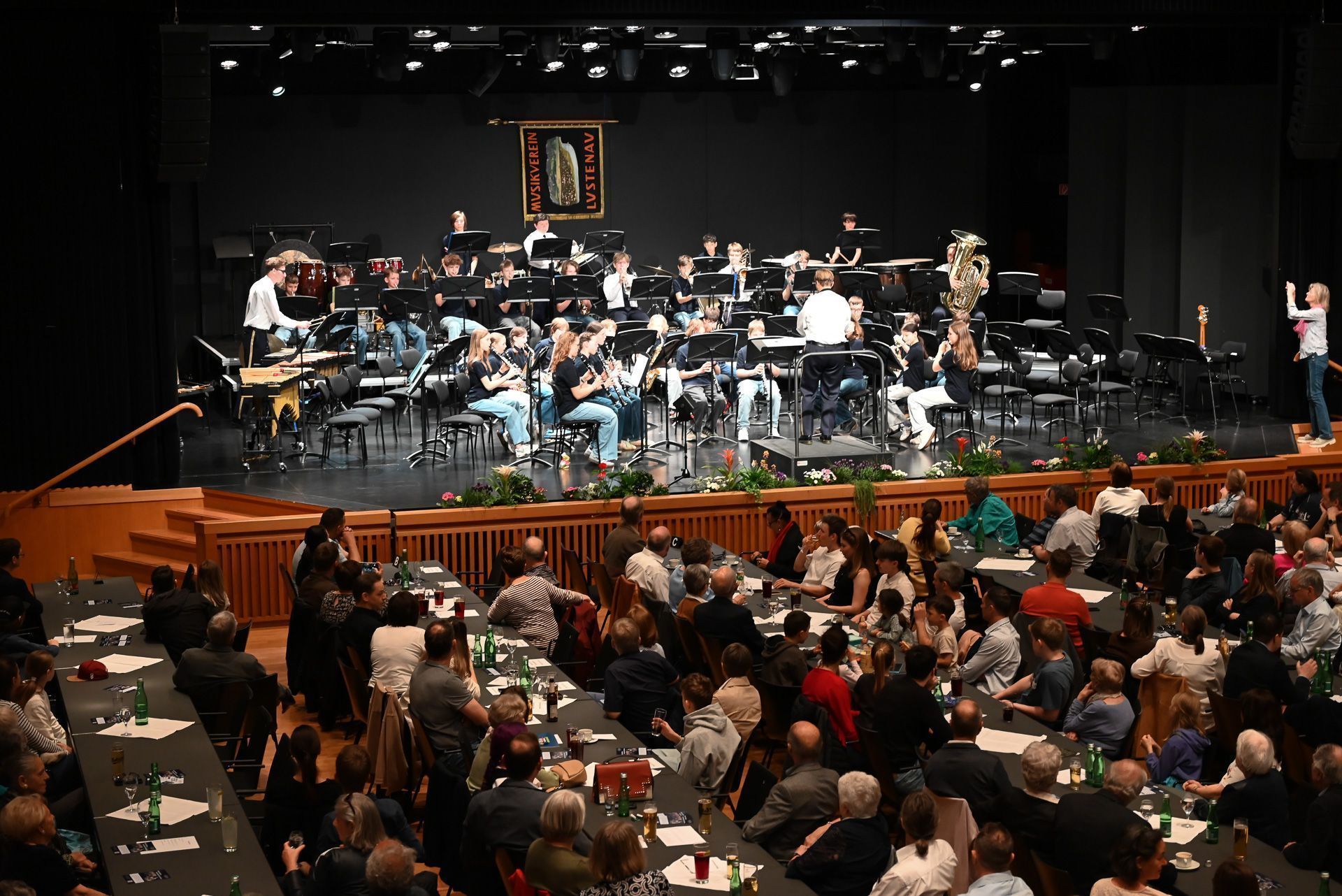 Die Jugendmusik machte den Auftakt.