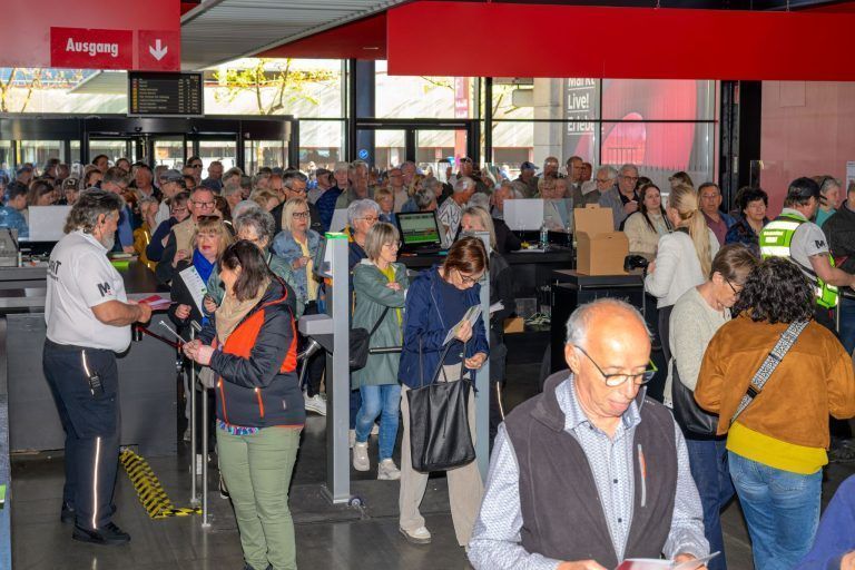 Zwischen Kirschbaum und Hühnerstall: Vorhang auf für die Schau!