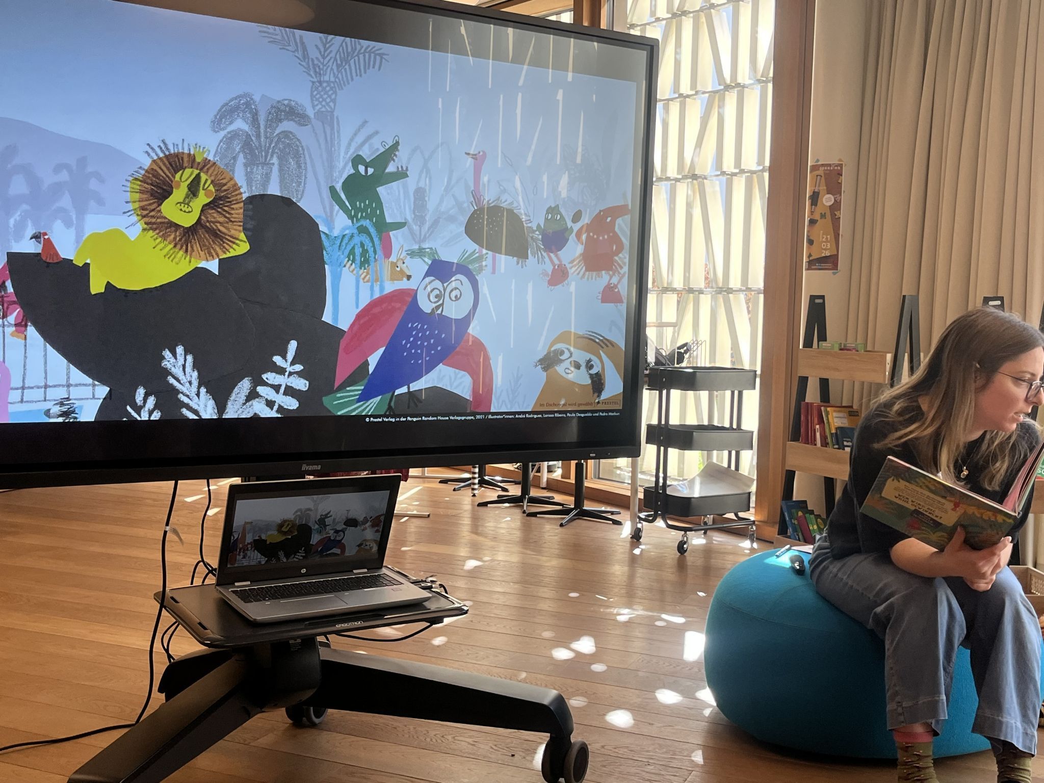 Bibliothekspädagogin Silvana Kleiner erklärte den Ablauf einer Wahl.