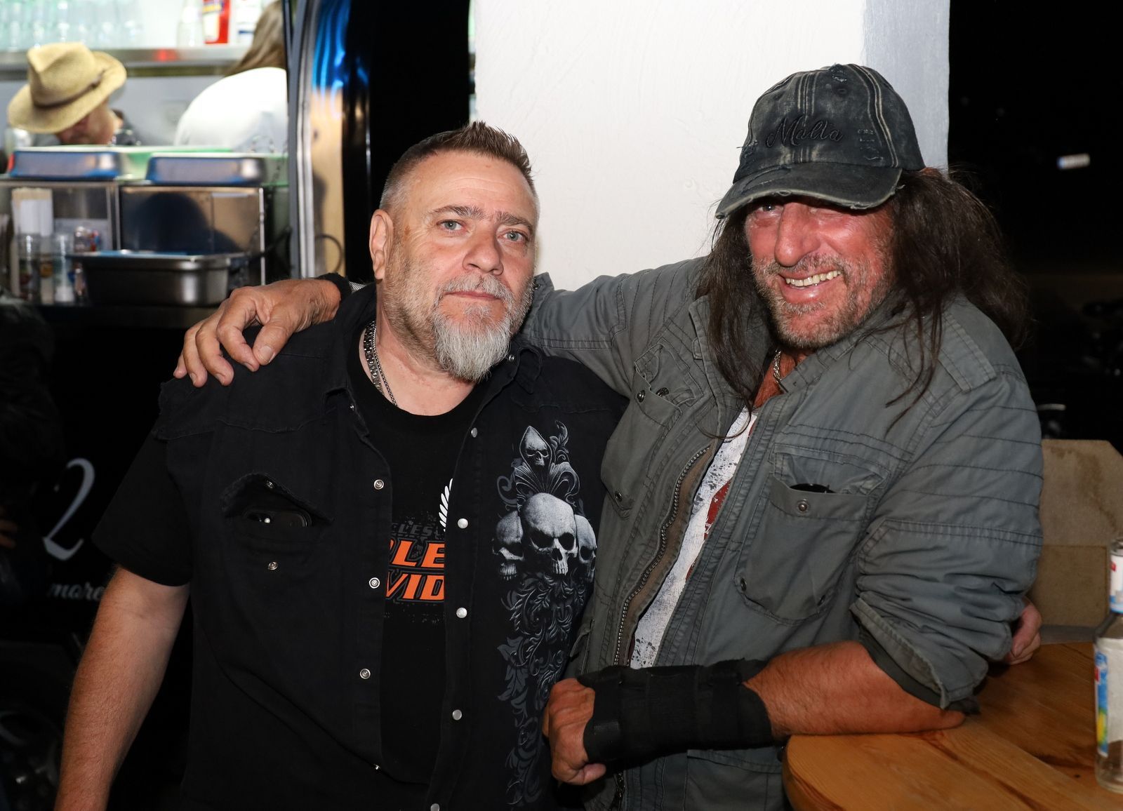 gutgelaunte Gäste im HubRaum