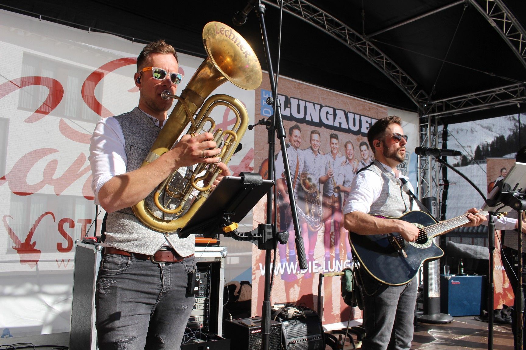 Die Lungauer – aktuell eine der besten Oberkrainer-Formationen – sorgten nicht nur für Riesenstimmung in Warth, sie machten auch beste Werbung für ihren Auftritt beim Bezauer Musikfest. 