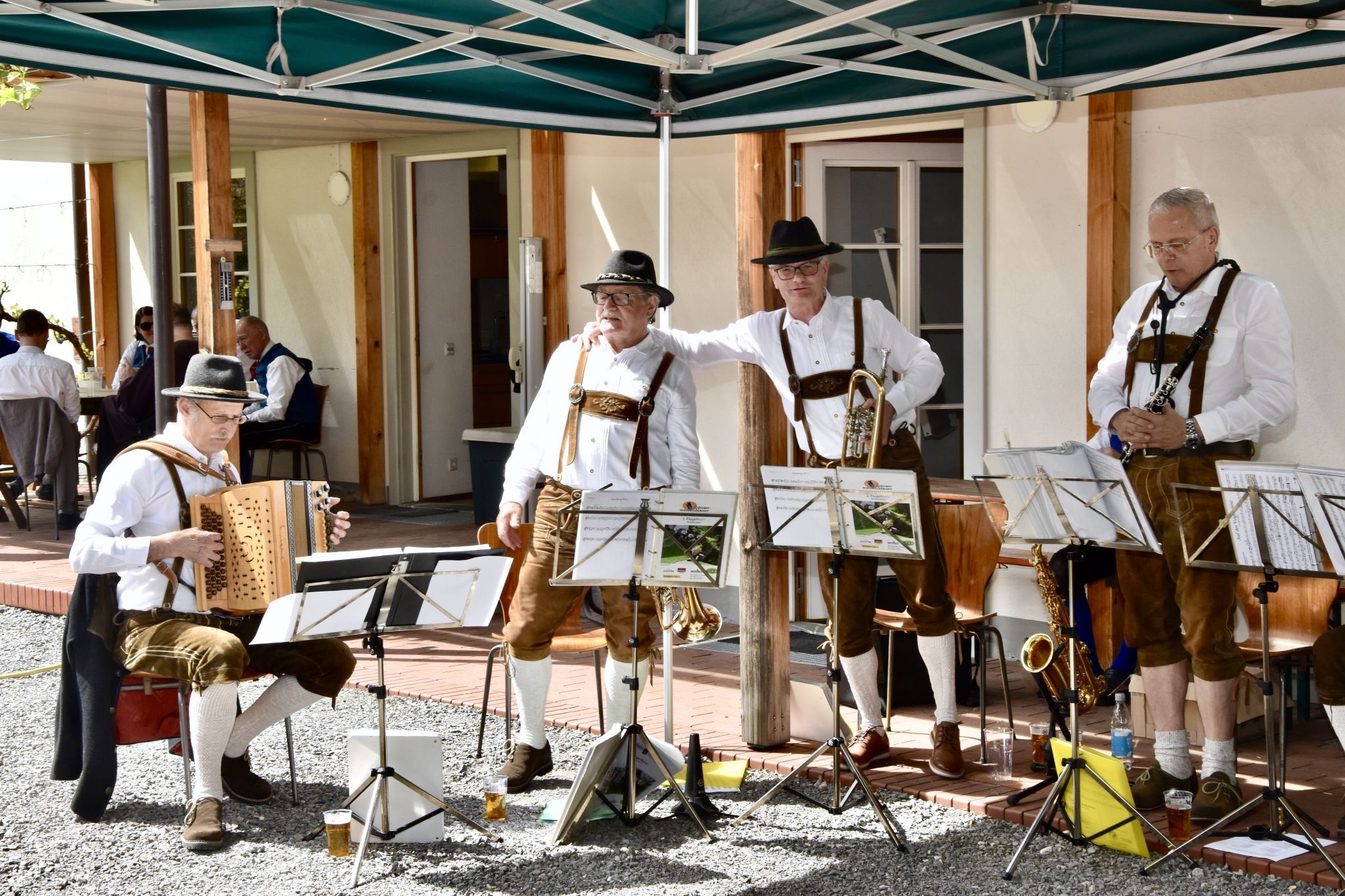 Nach der Stadtmusik Feldkirch spielten im Klostergarten der Kapuziner die Gisinger Weisenbläser auf.