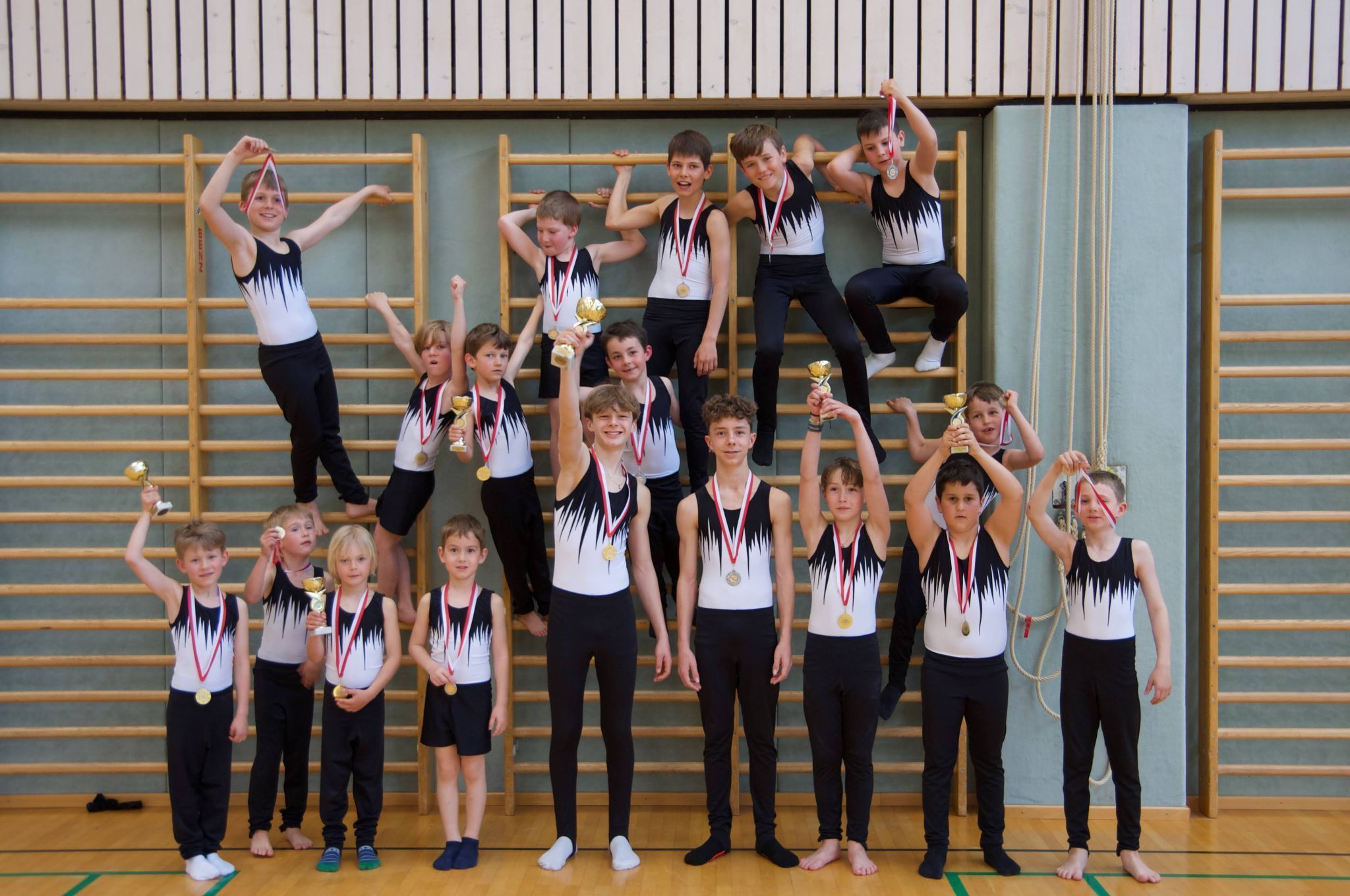 Groß war der Jubel bei den Buben nach dem Wettkampf.