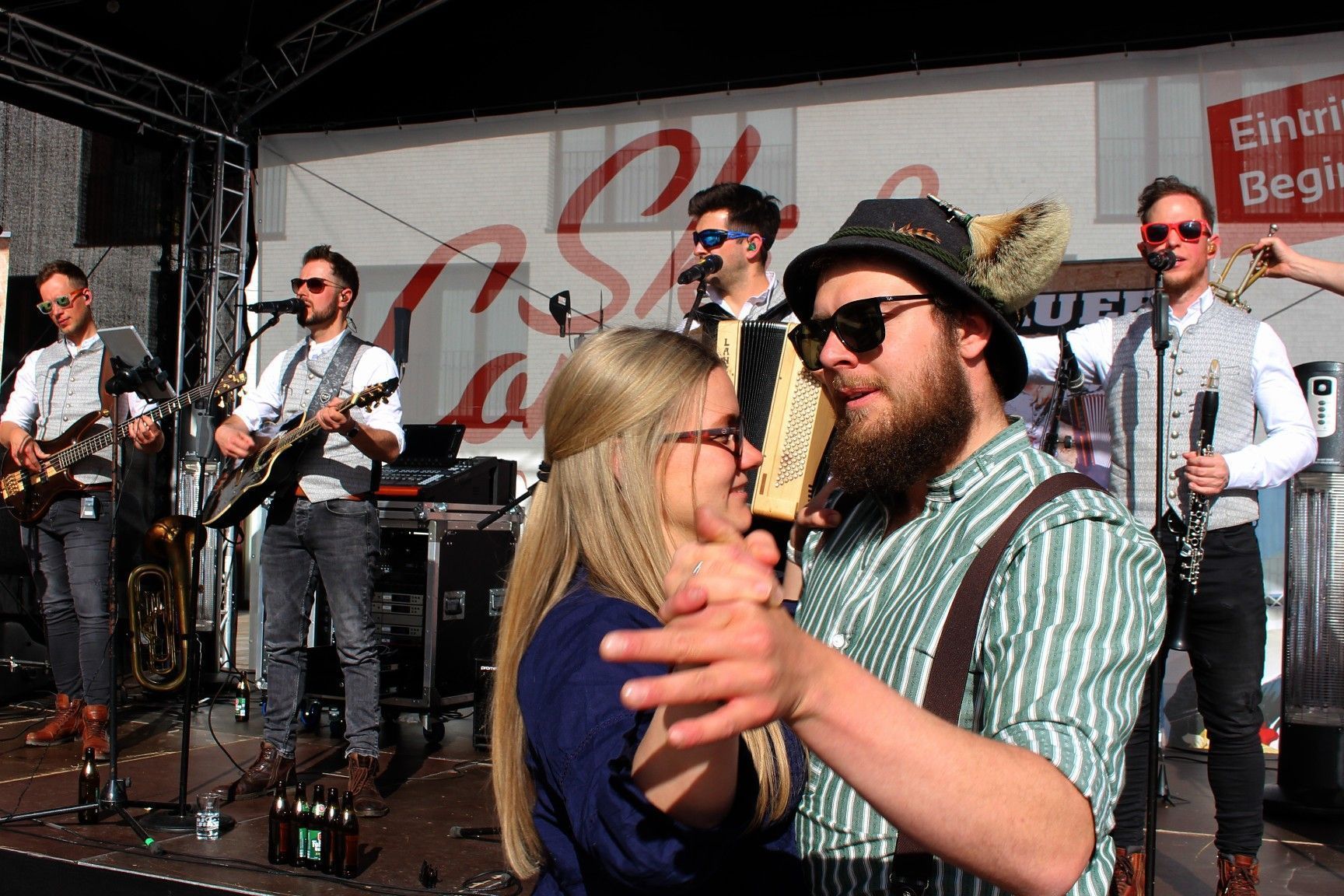 Sogar getanzt wurde beim Konzert der Lungauer.   