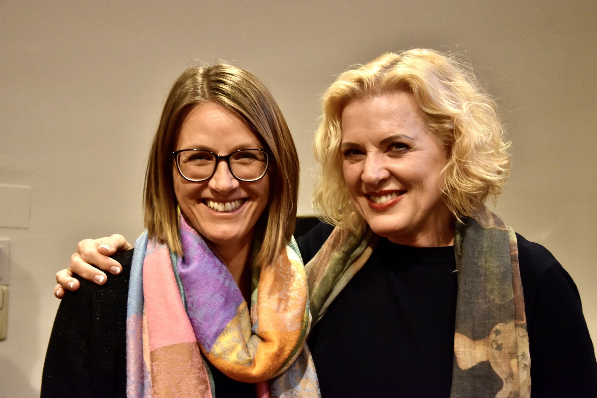 Annelies Ess (Atemmeditation) und Festspielchor-Sängerin Anita Dressel-Malang nach den Abendklängen.