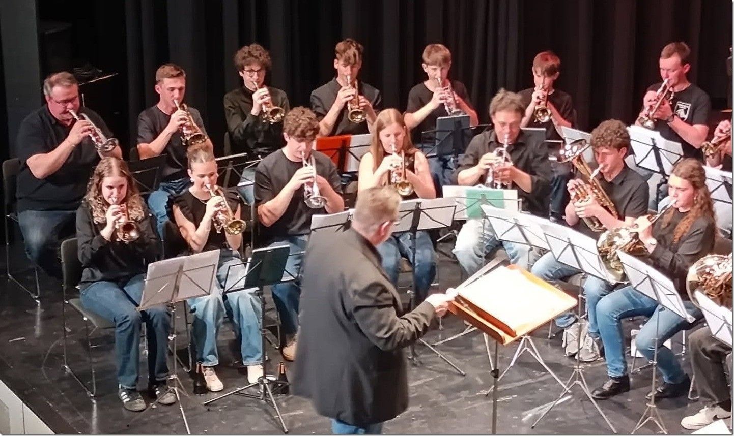 Brassband gibt sich im Vinomnasaal die Ehre. PRIVAT