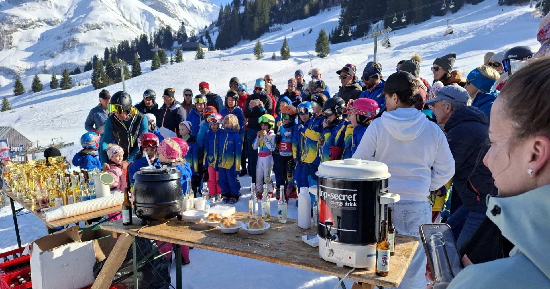 Bei Kaiserwetter gab es echte Rennatmosphäre und tolle Stimmung bei der Siegerehrung.