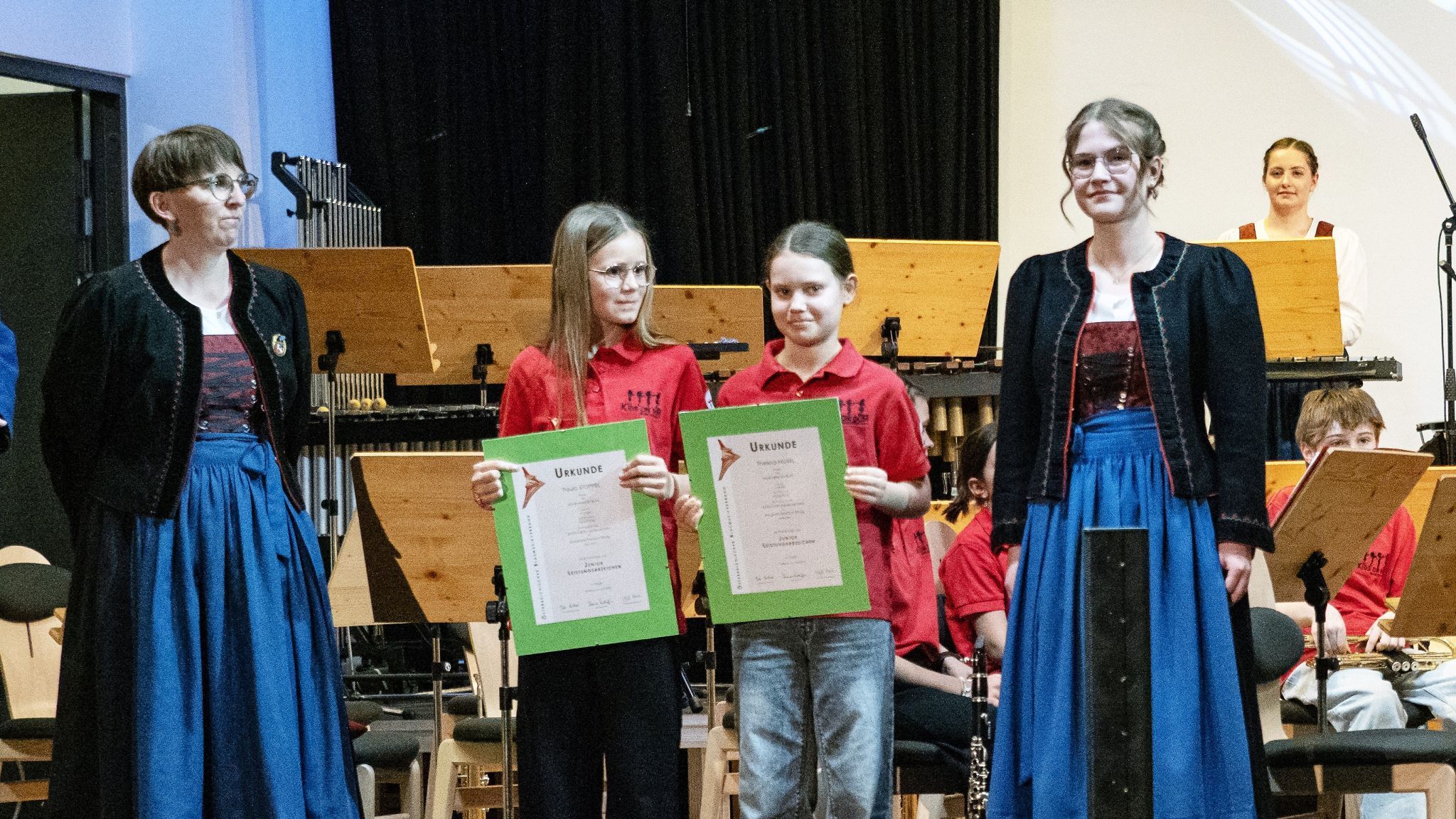 Paula Stoppel und Theresa Muxel erhielten das 